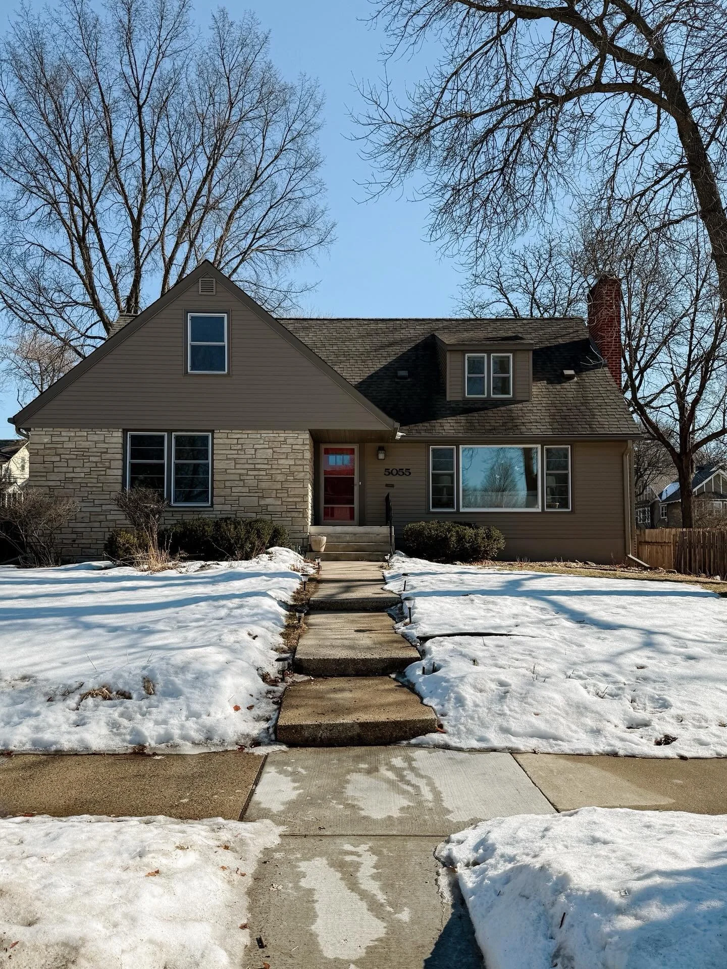 This 1952 midcentury story and a half home is pretty new for the lynnhurst neighborhood. I love corner lots like this one because the home gets so much natural light. I appreciate that the 1950&rsquo;s character is still in the home but there&rsquo;s