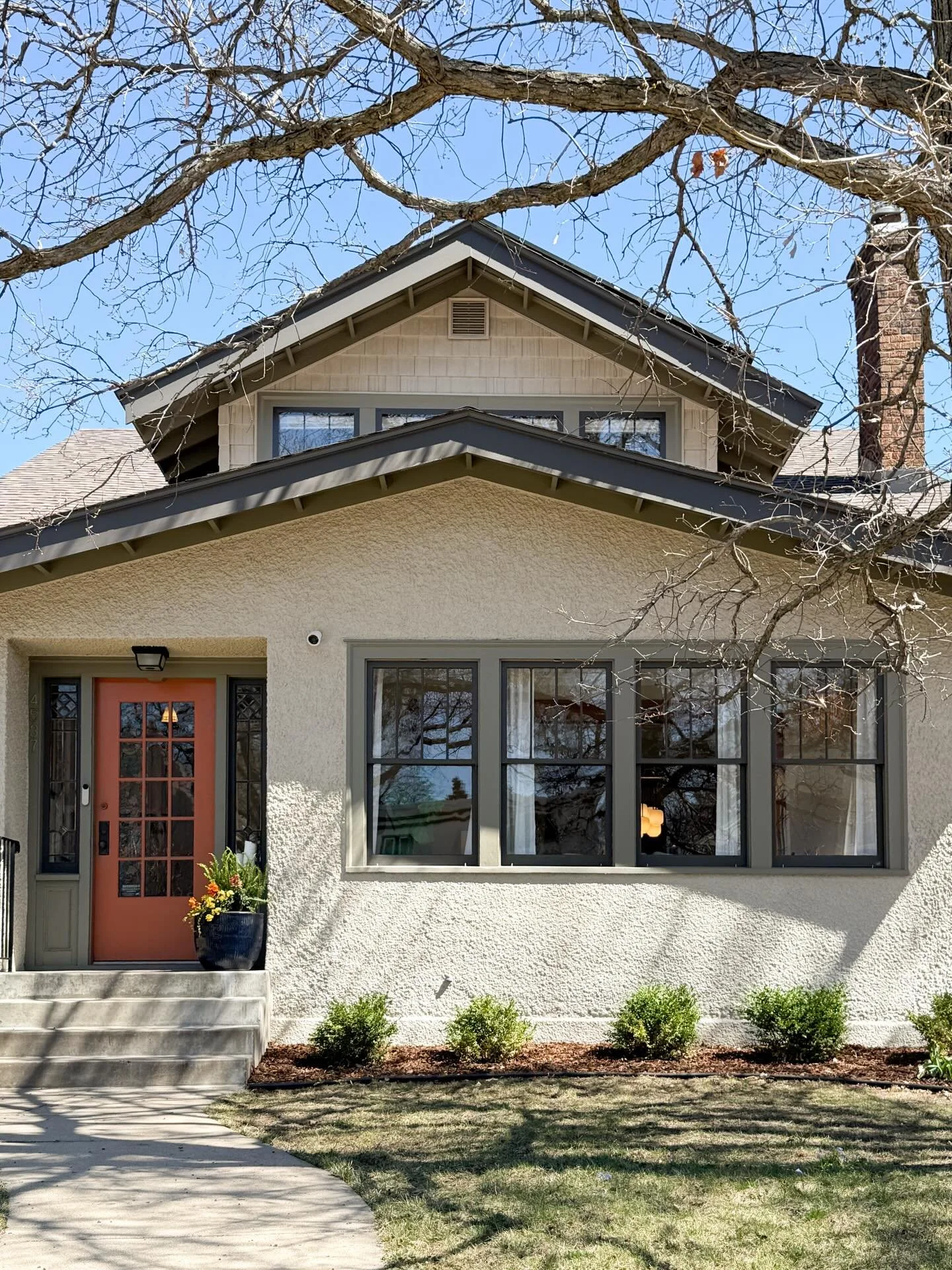 One of the coolest homes to hit the market this past weekend. 1916 East Harriet Bungalow is the perfect entertainers home. Likely the sunniest bungalow I&rsquo;ve ever walked through. 

Interested in finding your own home to love? Fill out my &lsquo;