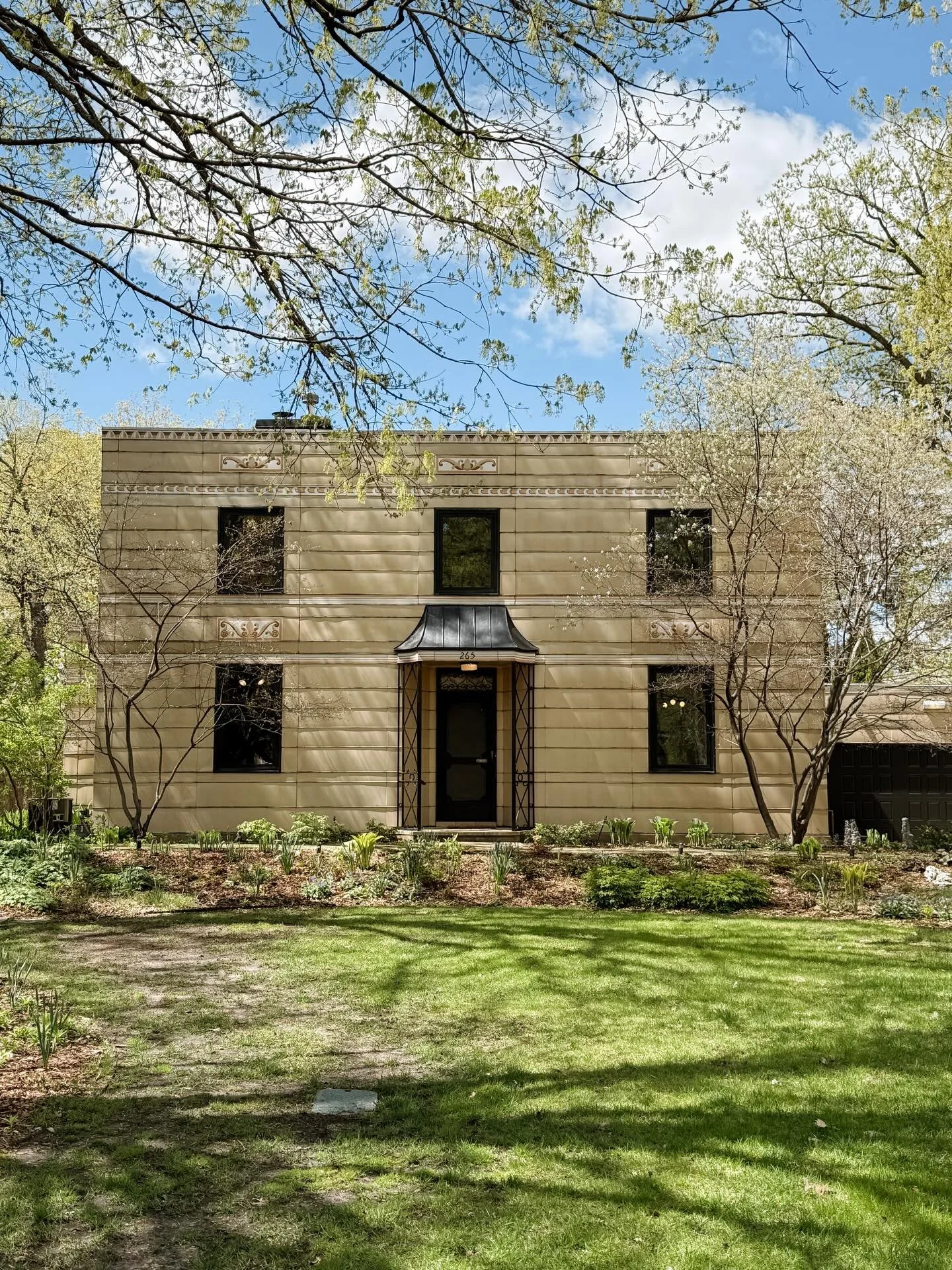Looking for a 1 of 1 home in Minnesota here it is. Labeled the House of Tomorrow, this home was built in 1935 with the help of St. Paul architects R. Heime, E. Land, and W. MacLeith by Steel Products Construction for Emmett Butler, a member of the pr
