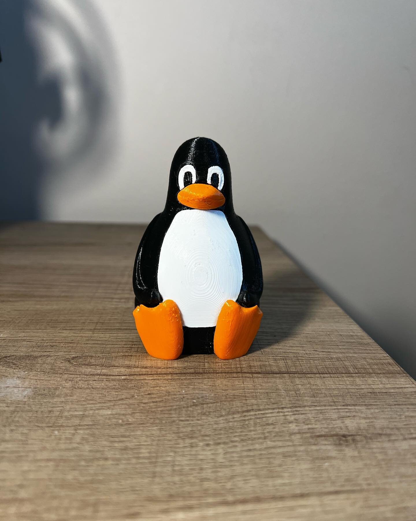 Tux penguin! Of course we had to print the face of Linux 🐧

Designer: cipis 

Link: https://www.thingiverse.com/thing:2686154

~Follow For More!

#3dprinting #penguin #engineering #3dprintingengineering #3d #3dmodeling #art #design #model #fantastic