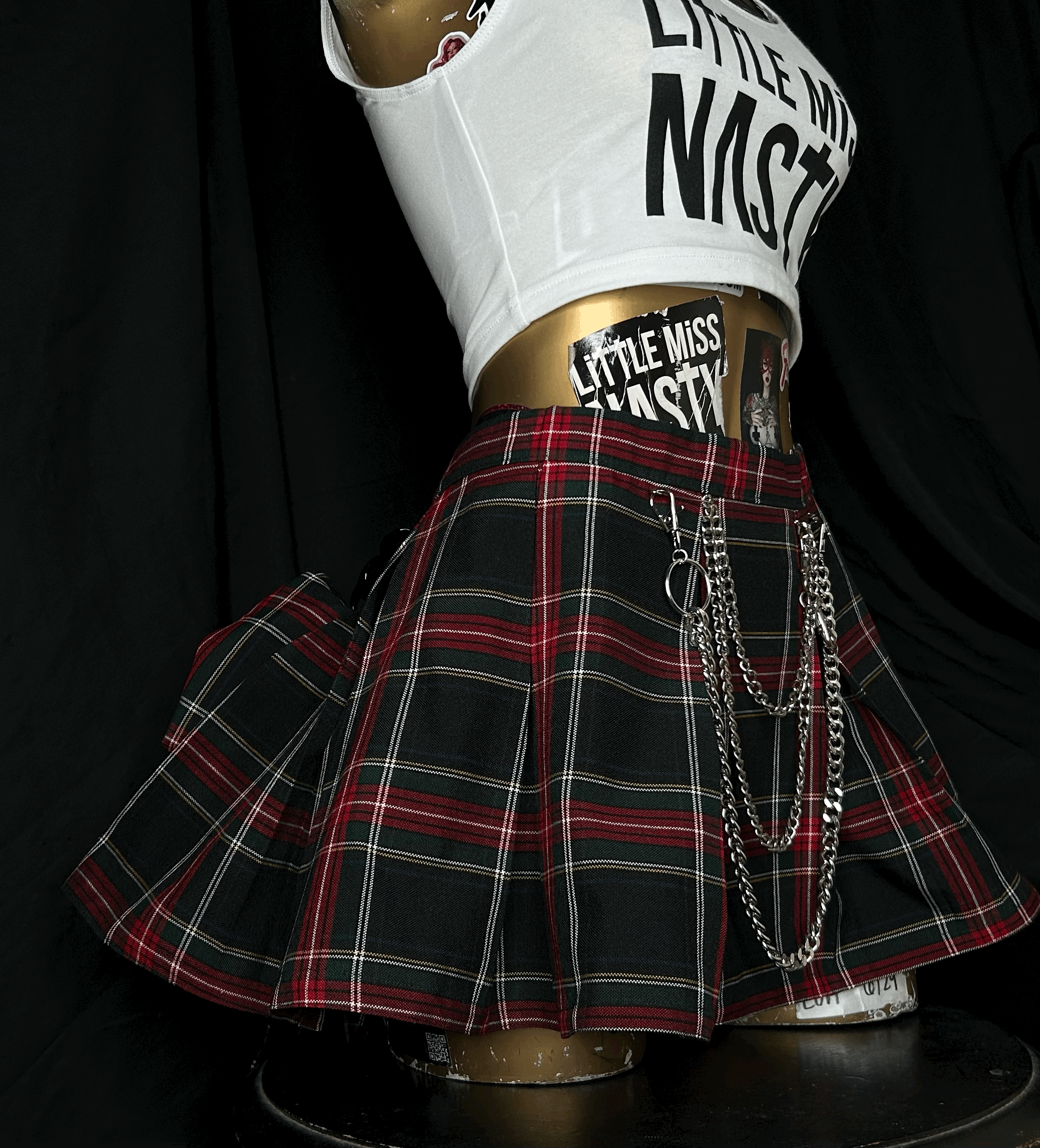 SCHOOL GIRL TUTU W BIG ASS BOW TAIL (RED PLAID)