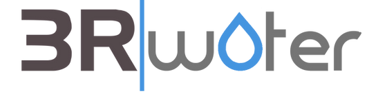 Logo of 3RWater with black and blue text and a water drop symbol replacing the letter 'a'