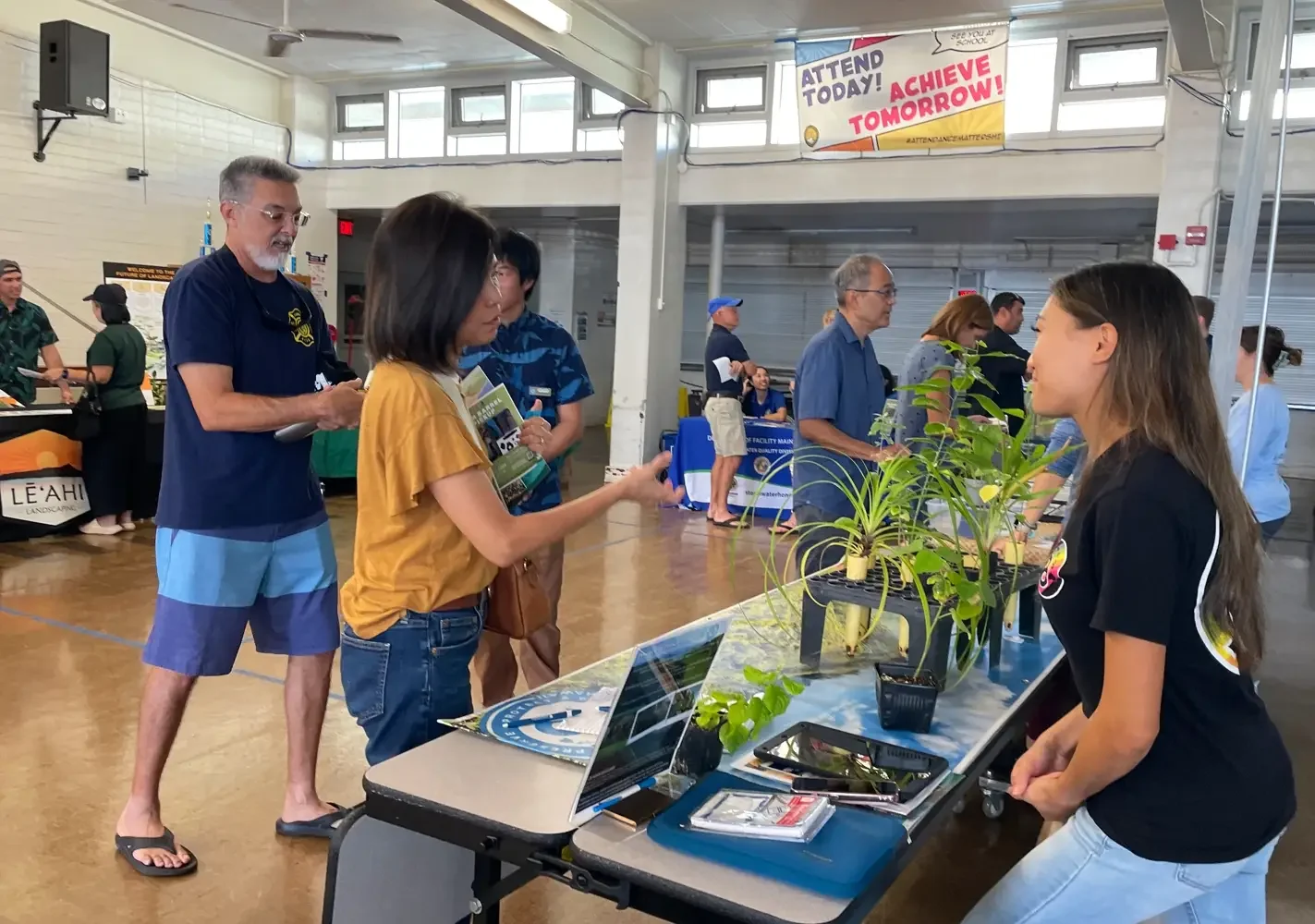 Mālama Maunalua educating the community  on how to help reduce stormwater runoff and restore the watersheds at the Smart Yards 2024 Workshop hosted by Mālama Maunalua and 3Rwater
