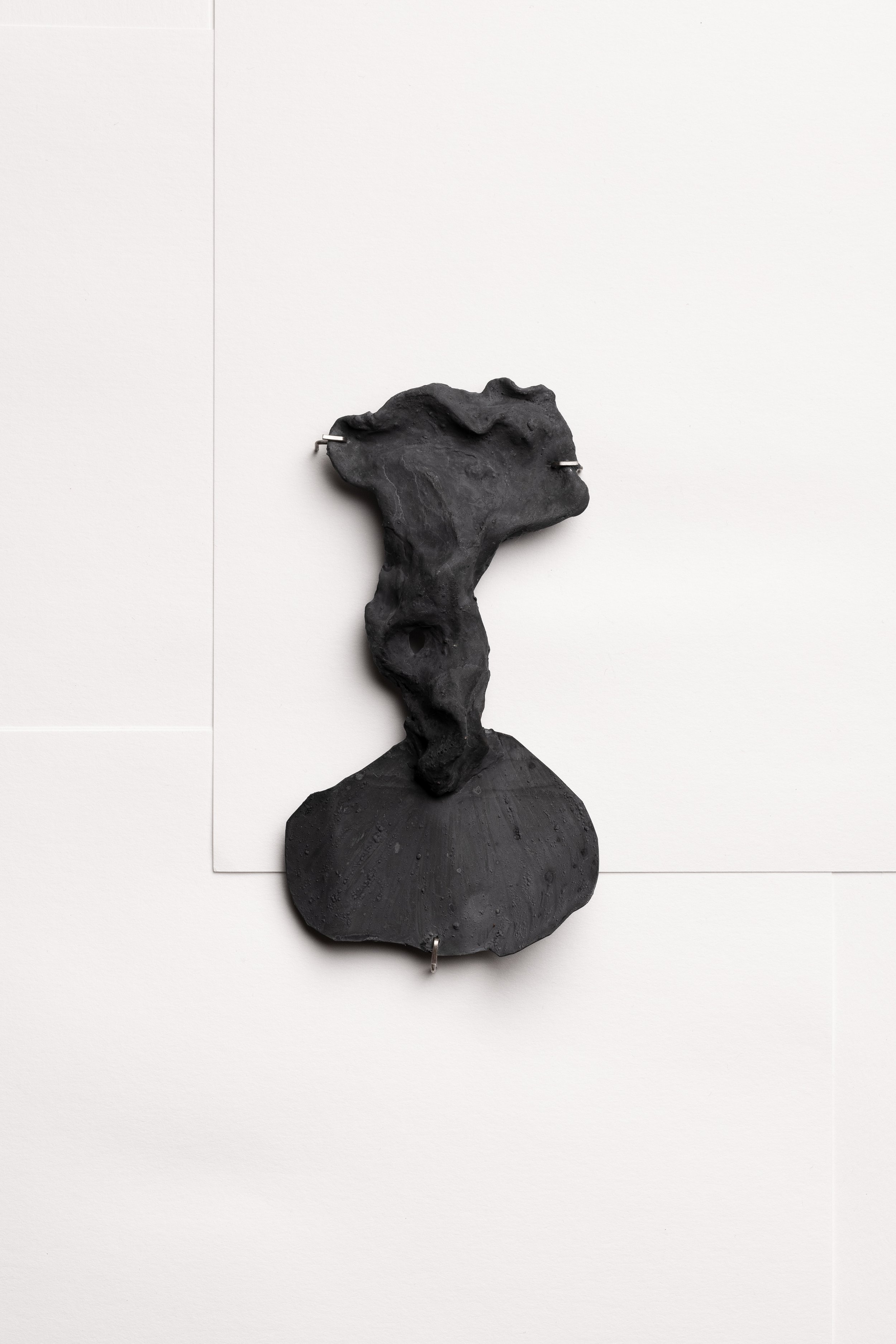 Connect Me, Collect Me
/ 2024 / Brooch pin / NUM silver 925‰, recycled Japanese fine silver 999‰, and Fairtrade white gold