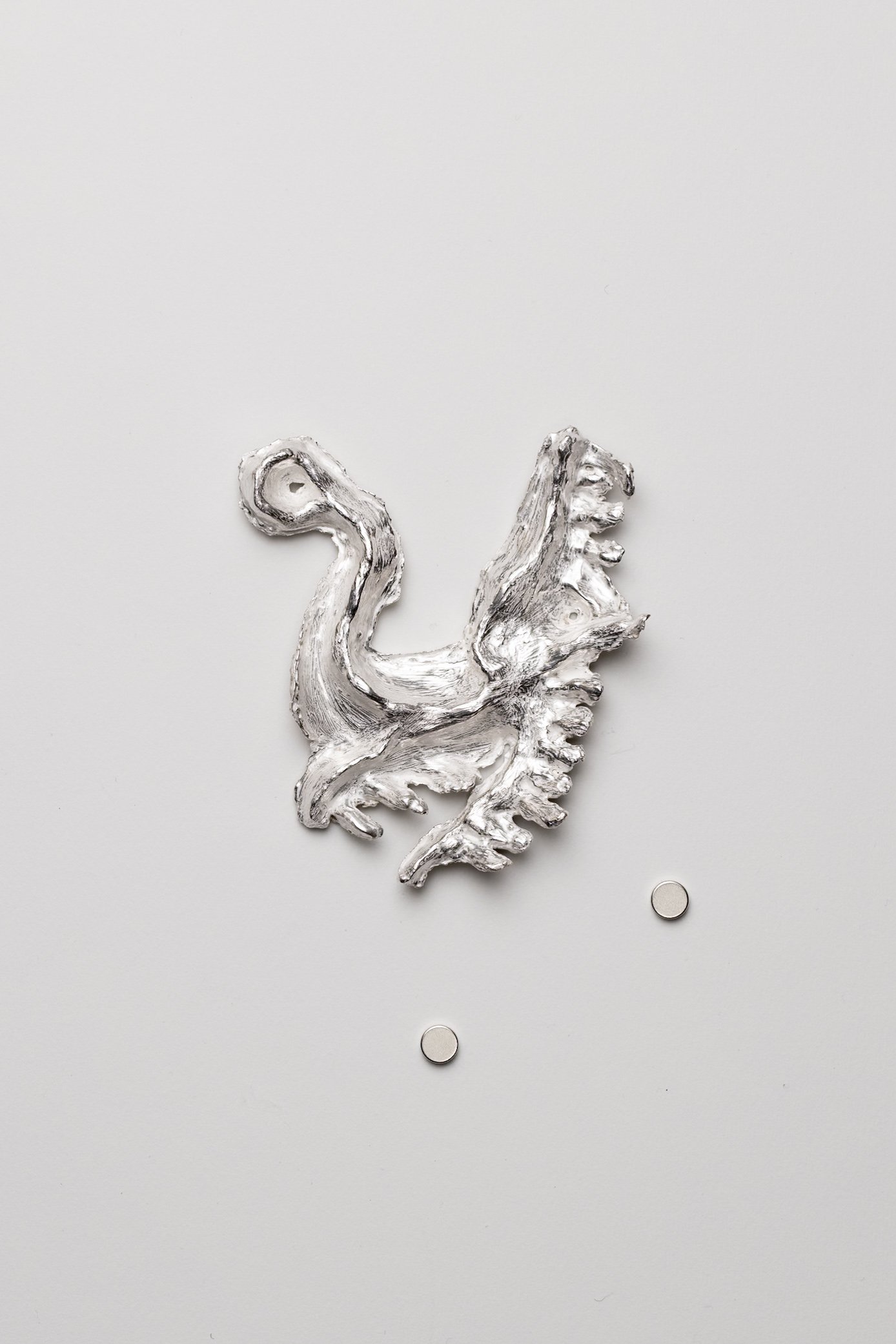 TIL FUGLENE, som vækker os
2025 / Brooches with magnetic clasp / 12 cm x 10 cm / NUM silver 925‰ and recycled Japanese fine silver 999‰