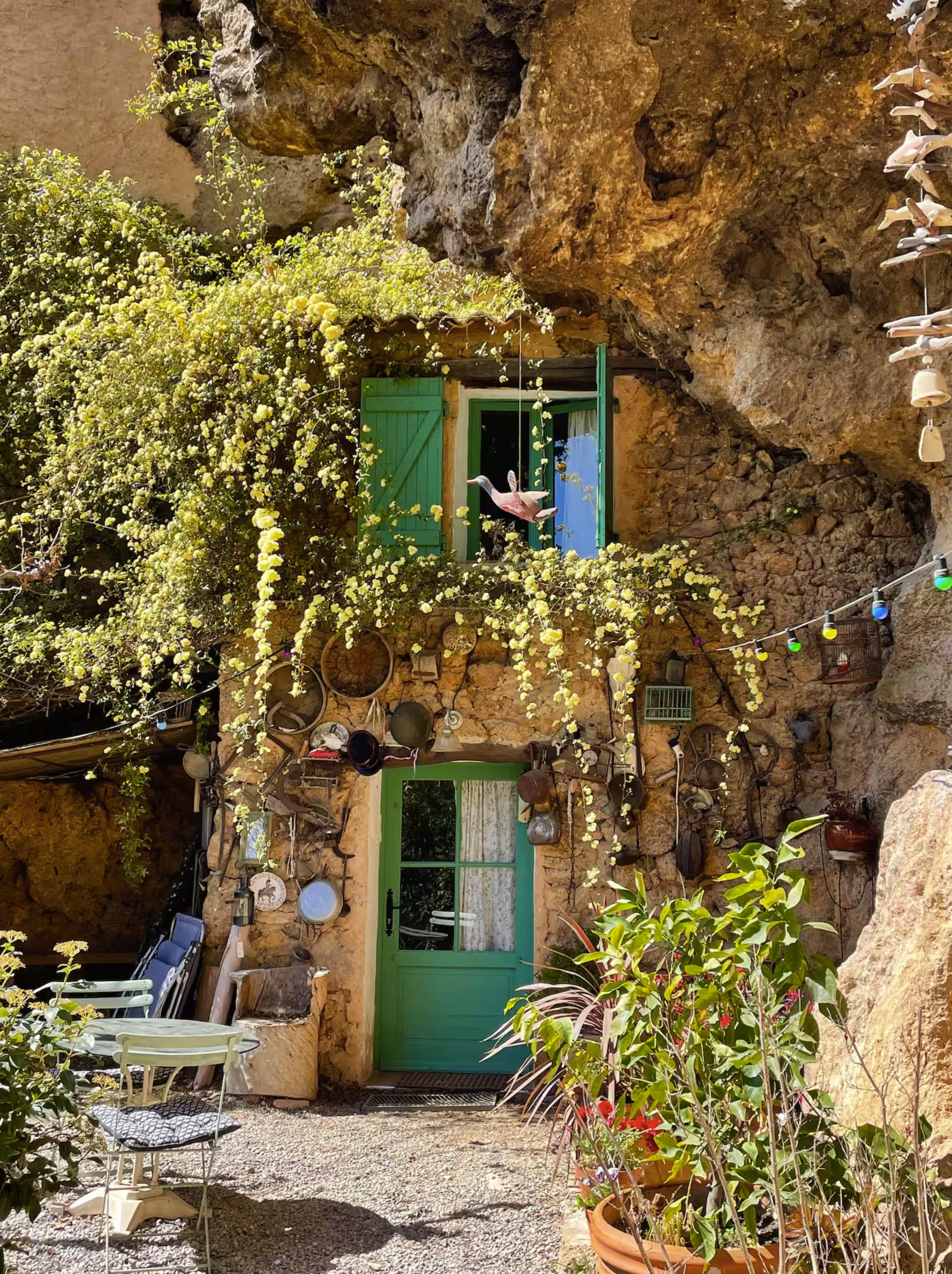 Image8-Cotignac Cave House.png