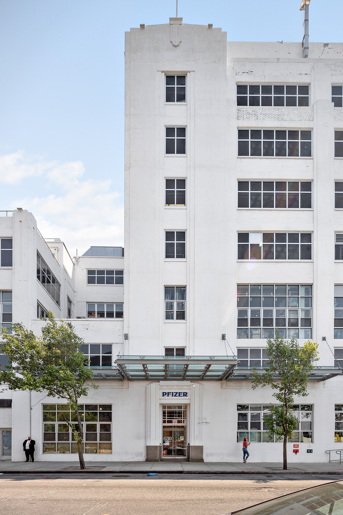 06_DD Reps_630 Flushing_Facade Entrance_BROMLEY CALDARI ARCHITECTS.jpg