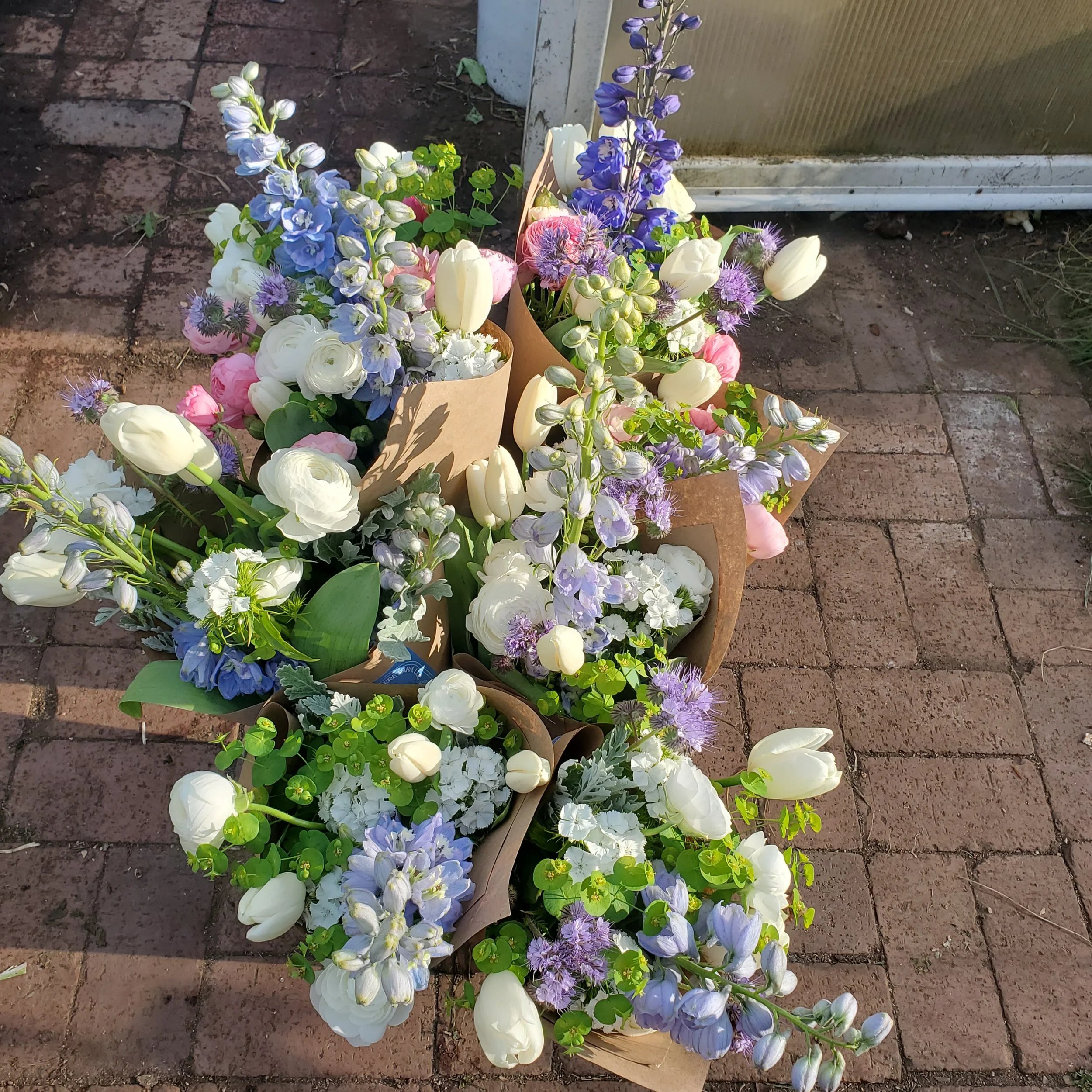 Seasonal Mix bouquets - locally grown!