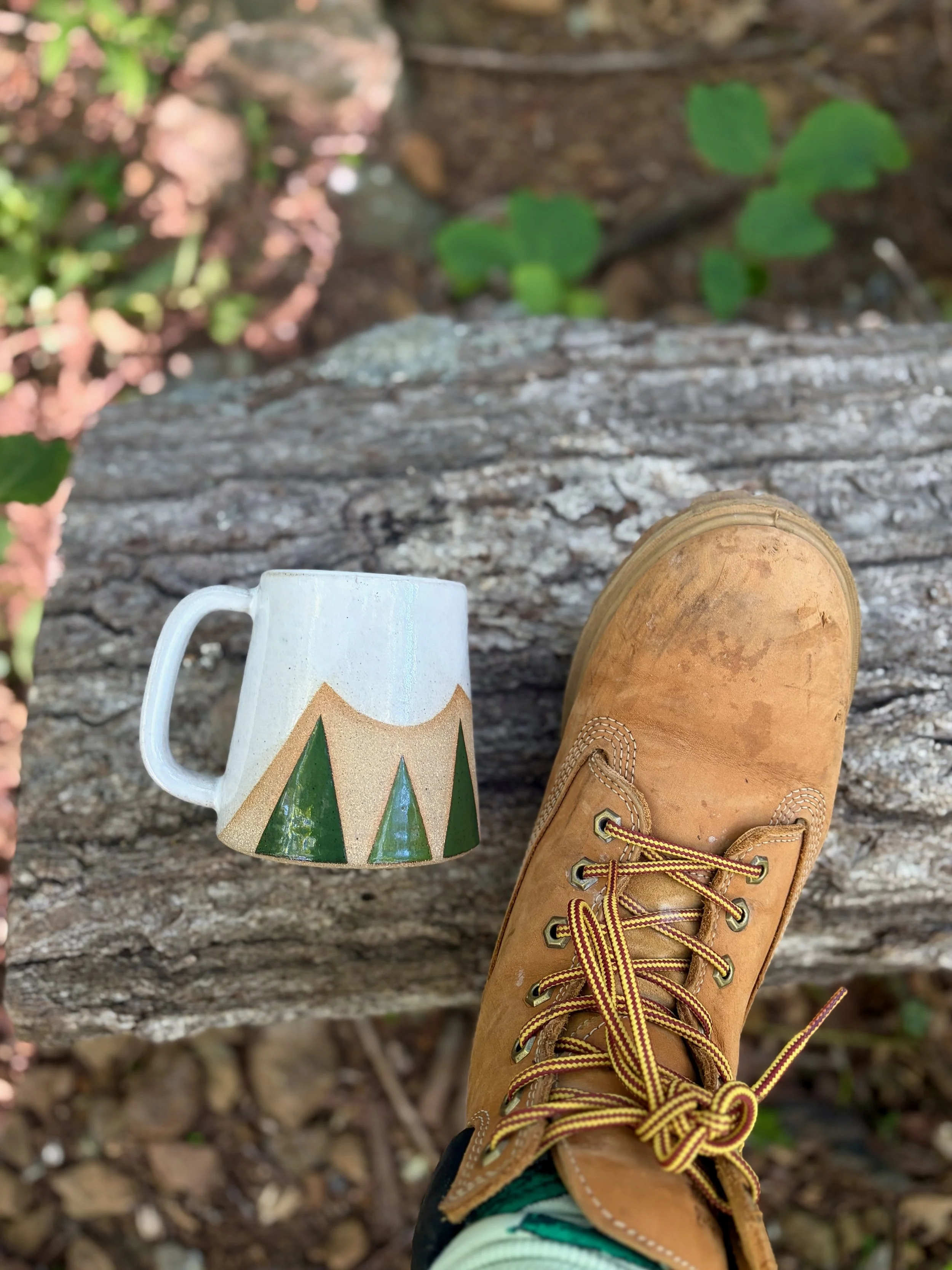 evergreen_peaks_mug_boot.jpeg