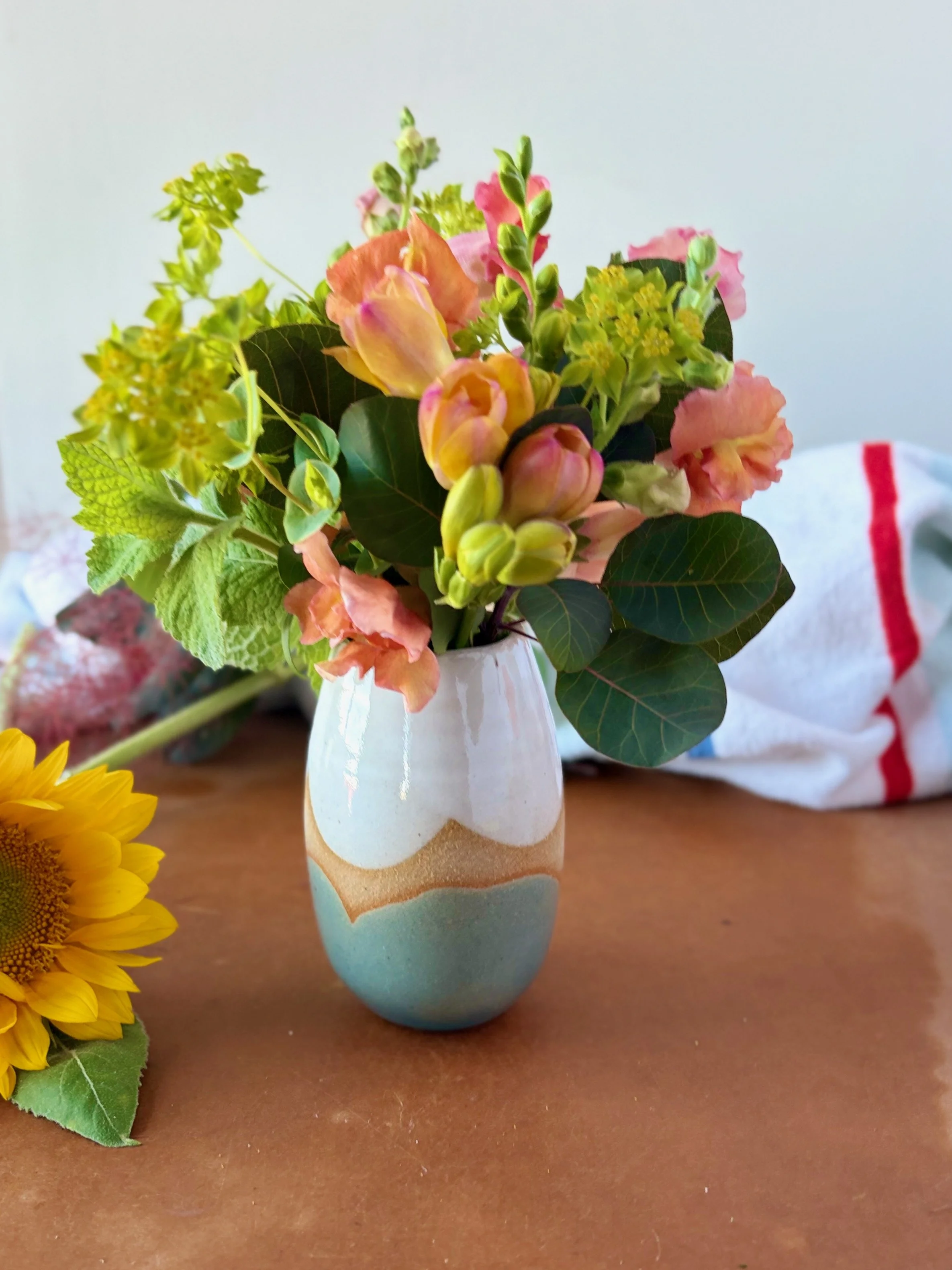 tide_pool_horizon_budvase-Styled.jpeg