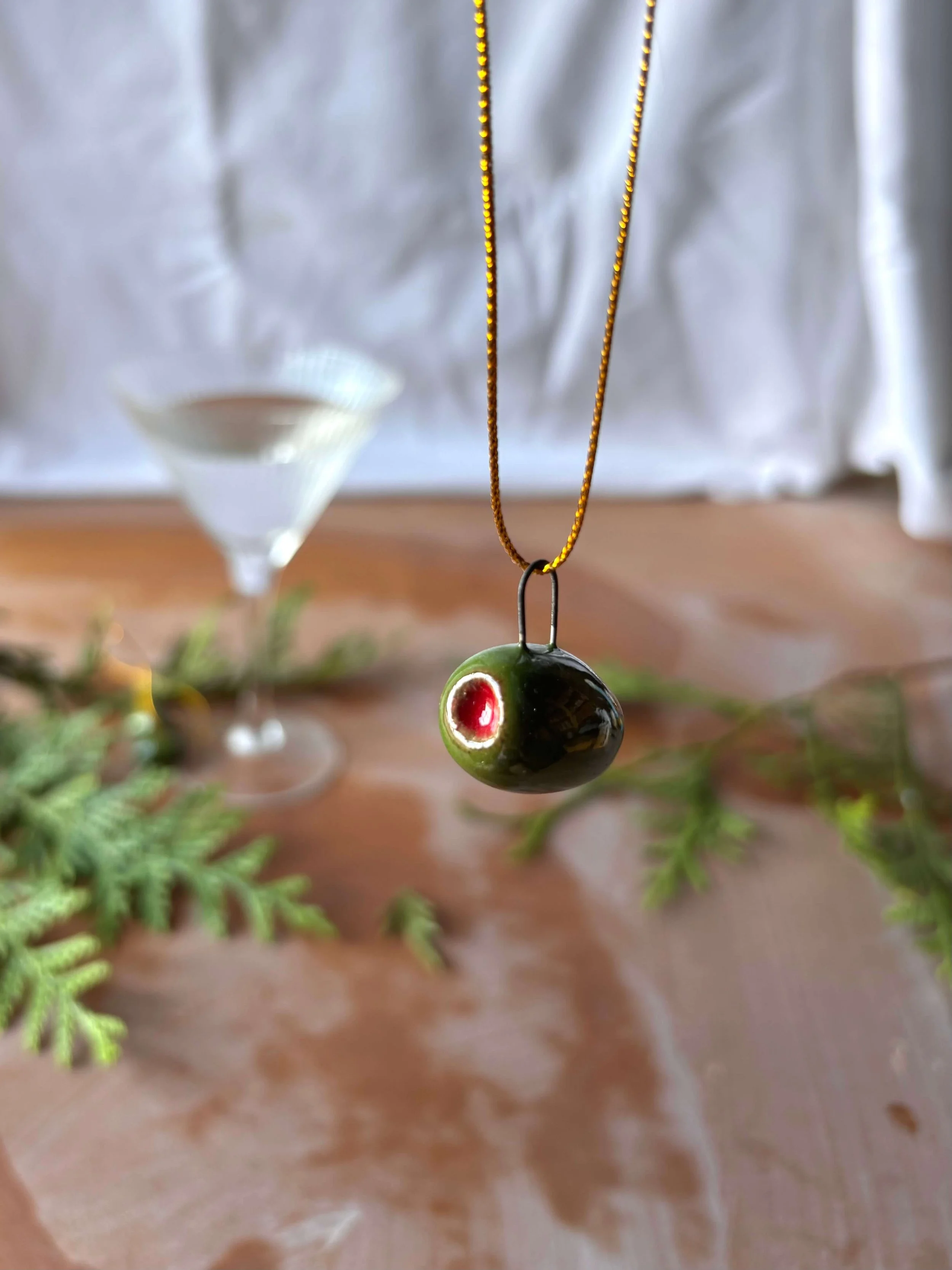 olive_ornamnet_glass.jpg