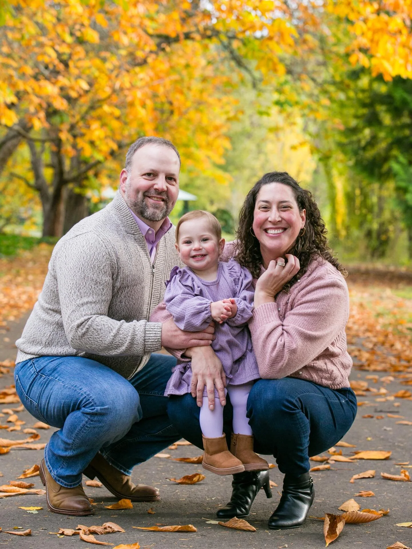 &ldquo;Happiness is having a large, loving, caring, close-knit family&hellip; in another city.&rdquo; 
-George Burns

Seriously though, I love being in the same city as some of my family 🤗 and how beautiful is this family right here?! 

#tacomaphoto