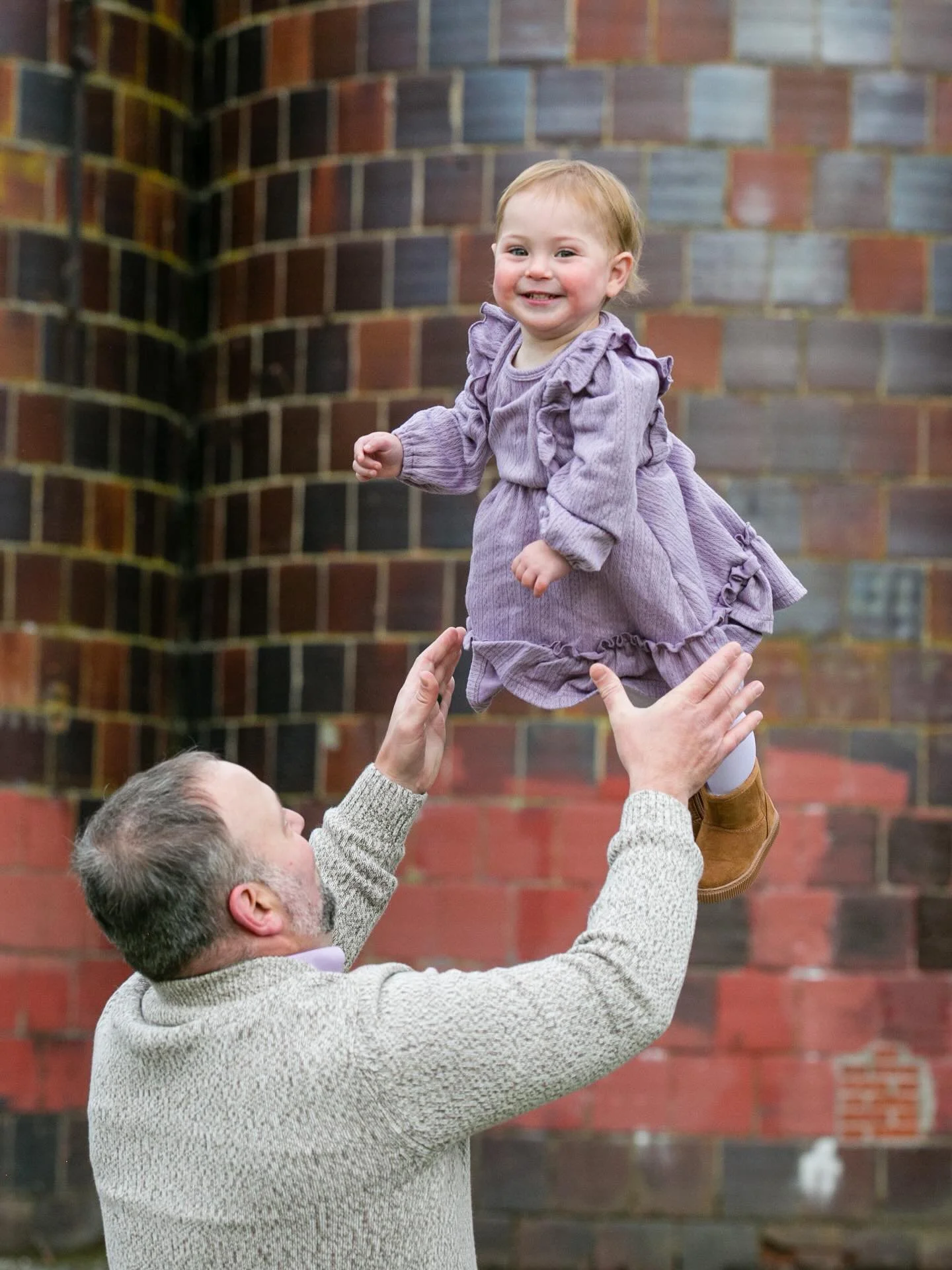 Doing what I can to get smiles 🤪 

#tacomaportraitphotographer #tacomafamilyphotographer #fortsteilacoom #tacomalifestyle #tacomawa
