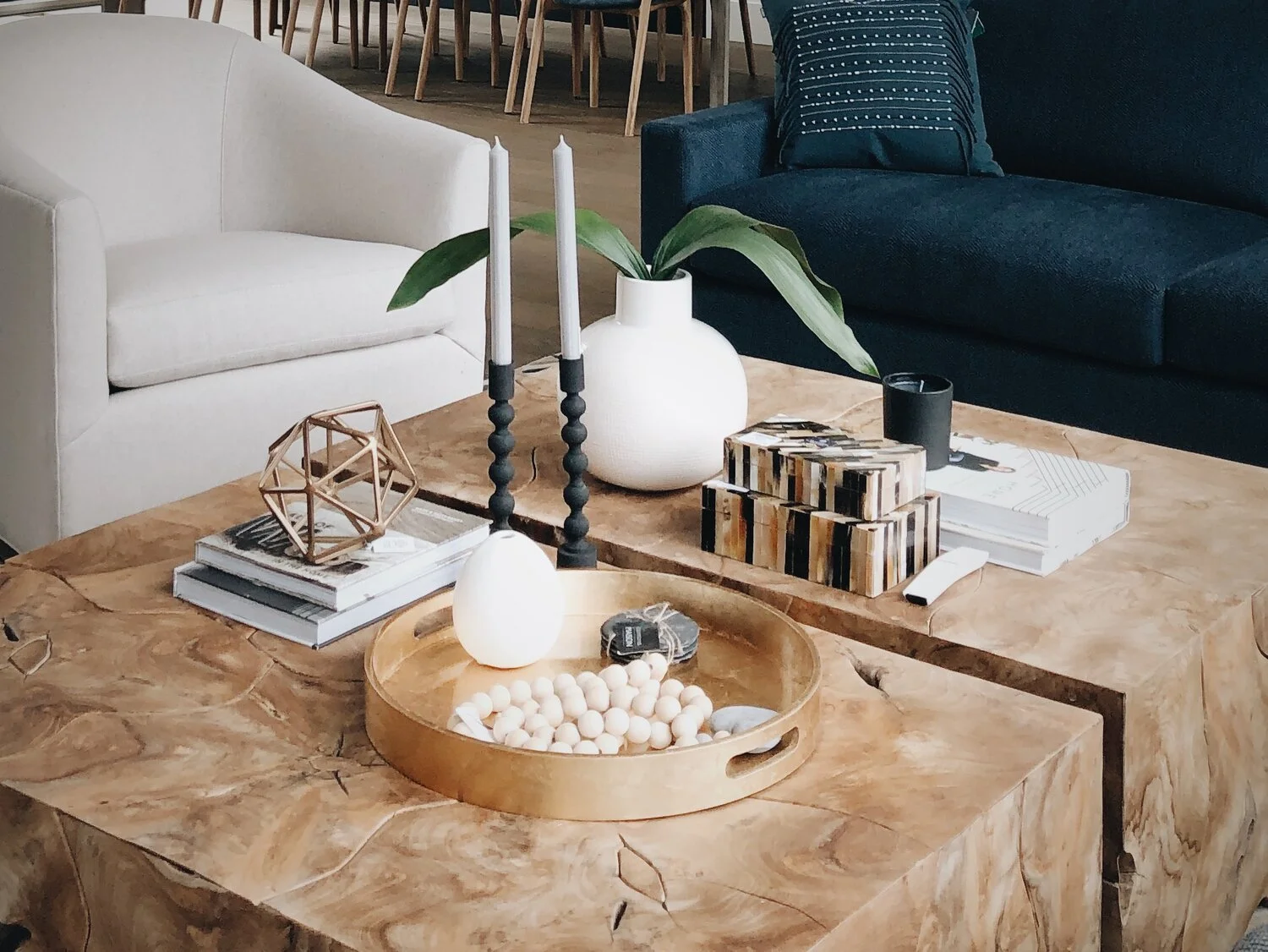 Style Your Coffee Table Like a Pro With These 5 Essential Accessories