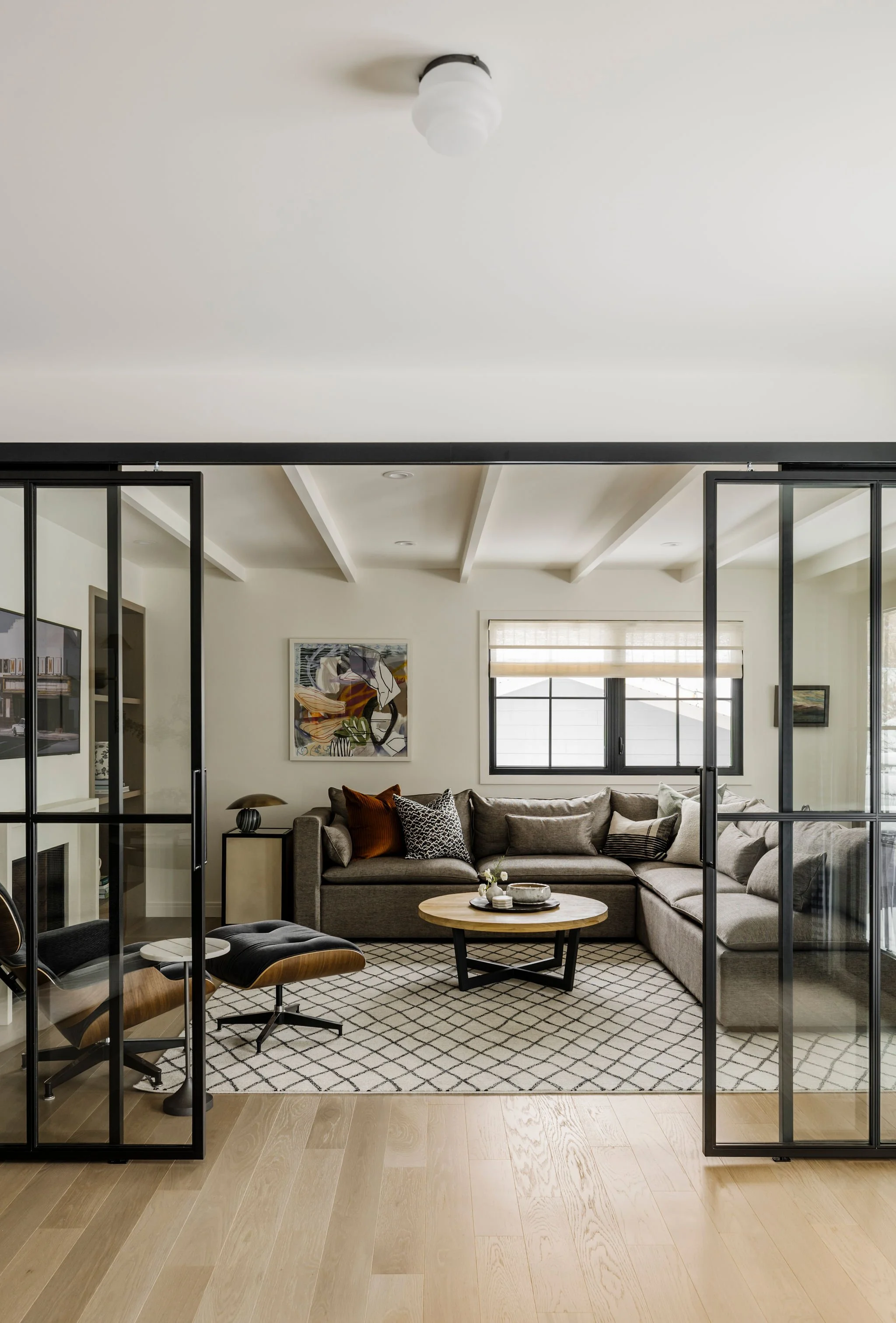  Contemporary Living Room Interior Design, Scarboro Bungalow, Calgary Interior Designer Nyla Free Designs, Michelle Johnson Photography. 