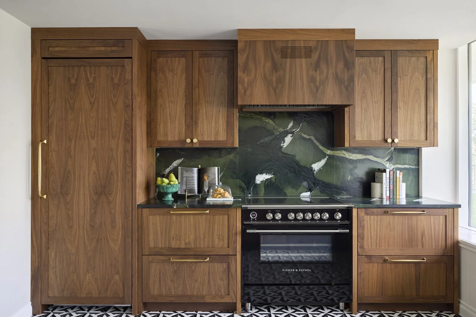 Contemporary Eclectic Kitchen Interior Design, Rideau Condo, Calgary Interior Designer Nyla Free Designs, Phil Crozier Photography.