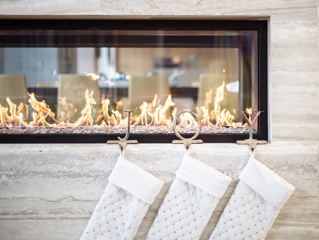 Nyla Free Designs Inc. - Deck the Hall