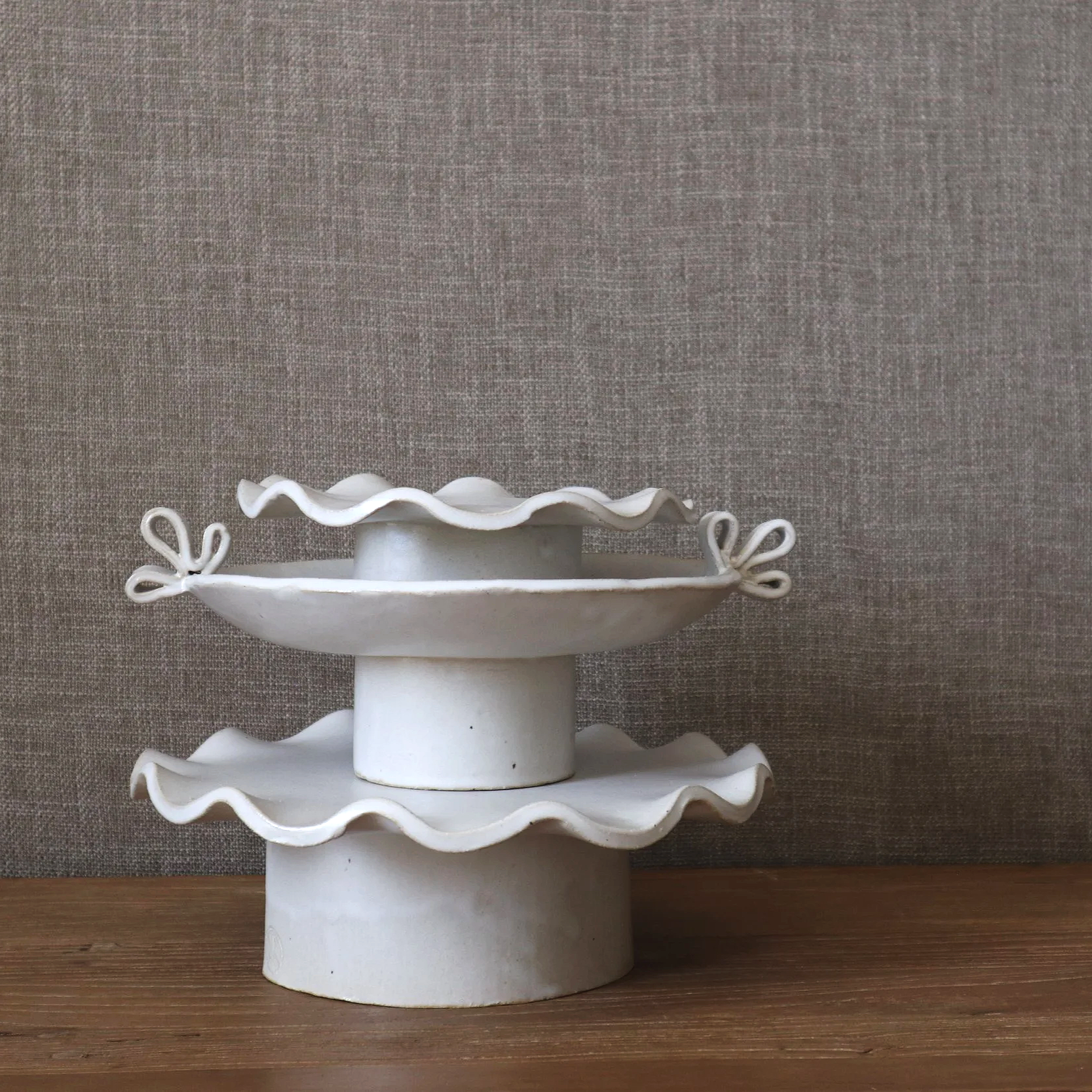 Eloise Cake Plate Collection