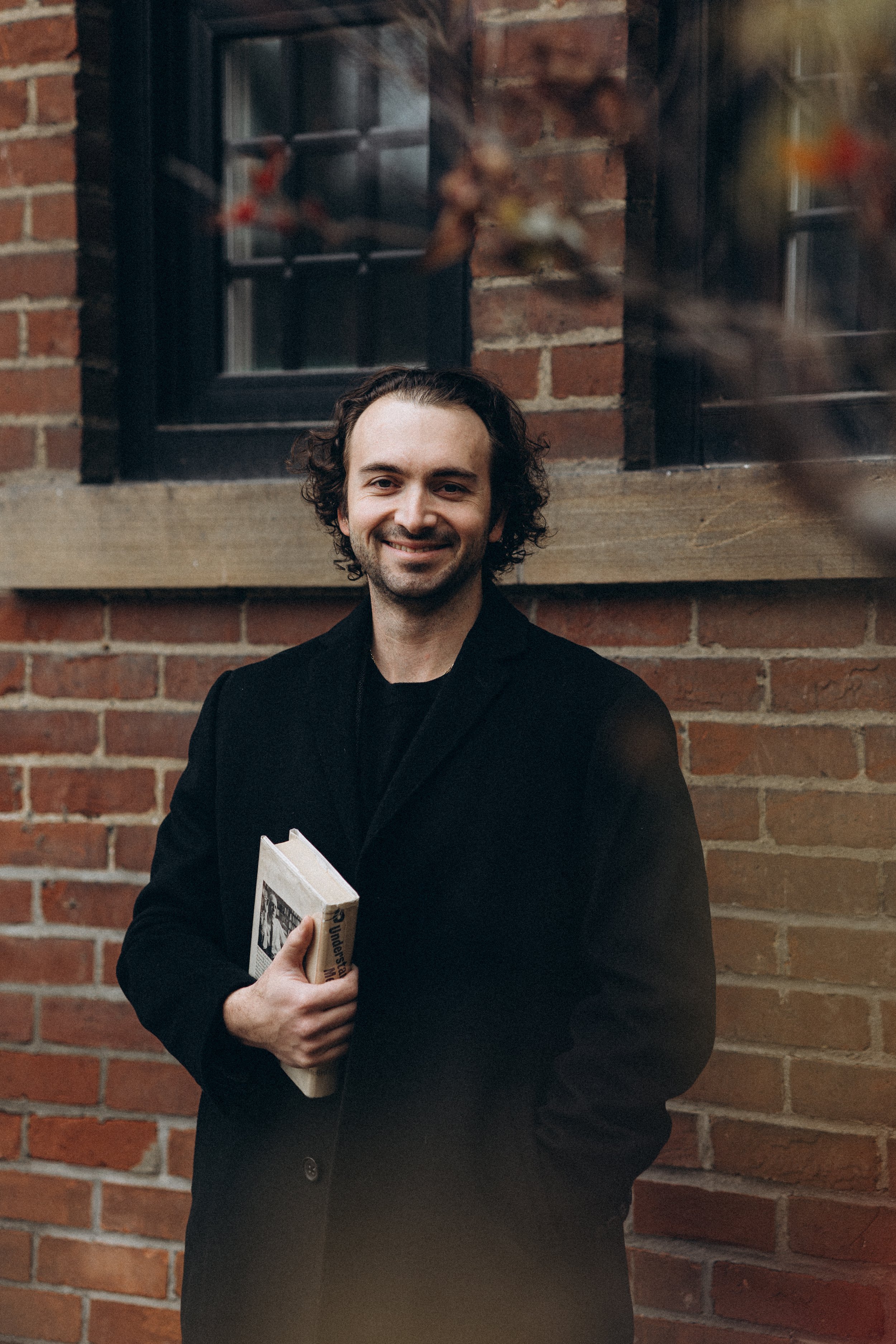 374 The Truth About Publishing: Self vs Traditional, Writing Routines & Getting Your Book Out There