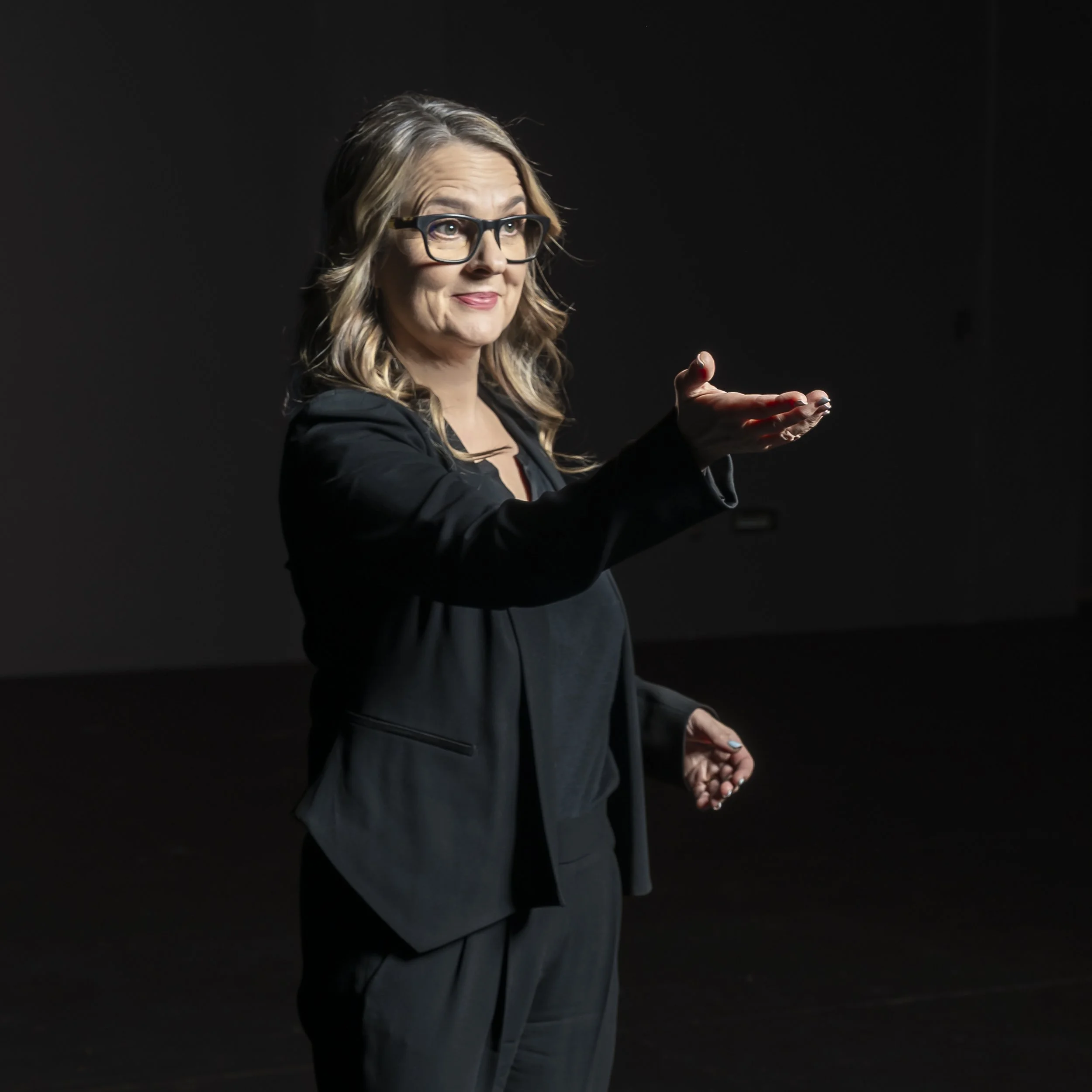 399 How to Train Your Voice for Confidence: Vocal Performance Coach Dr. Shannon Holmes on Presence, Nerves, and Authentic Speaking