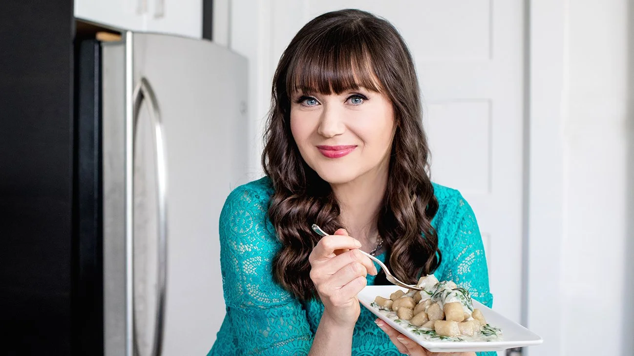 402 Building a Holistic Health Brand That Lasts: Julie Daniluk on Mindset, Pivoting, and Owning Your Platform