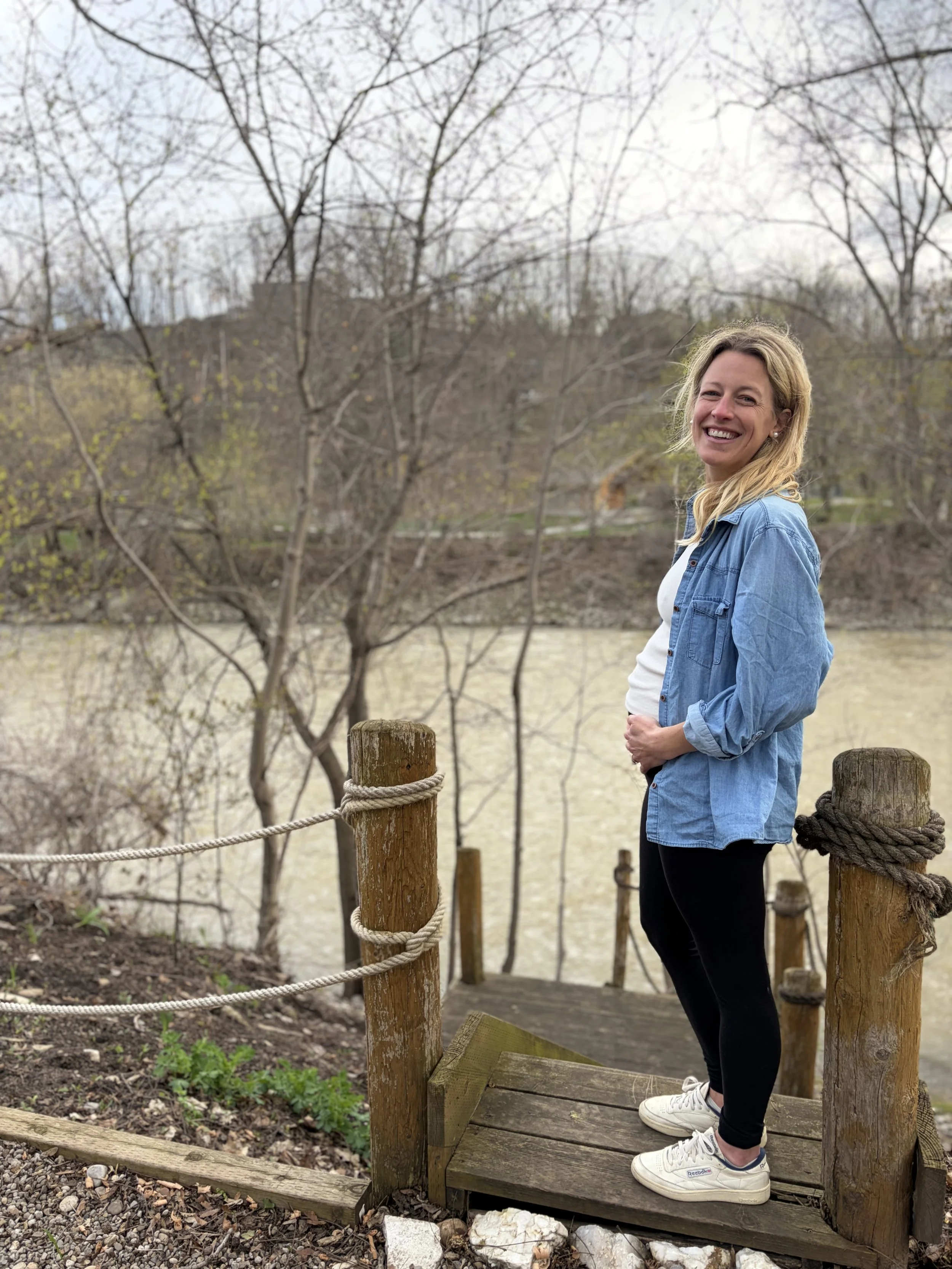 406 Pregnancy Q&amp;A: Miscarriage, Announcing at 20 Weeks, and Postpartum as an Entrepreneur with Jodie Muir of Root and Bloom Therapy