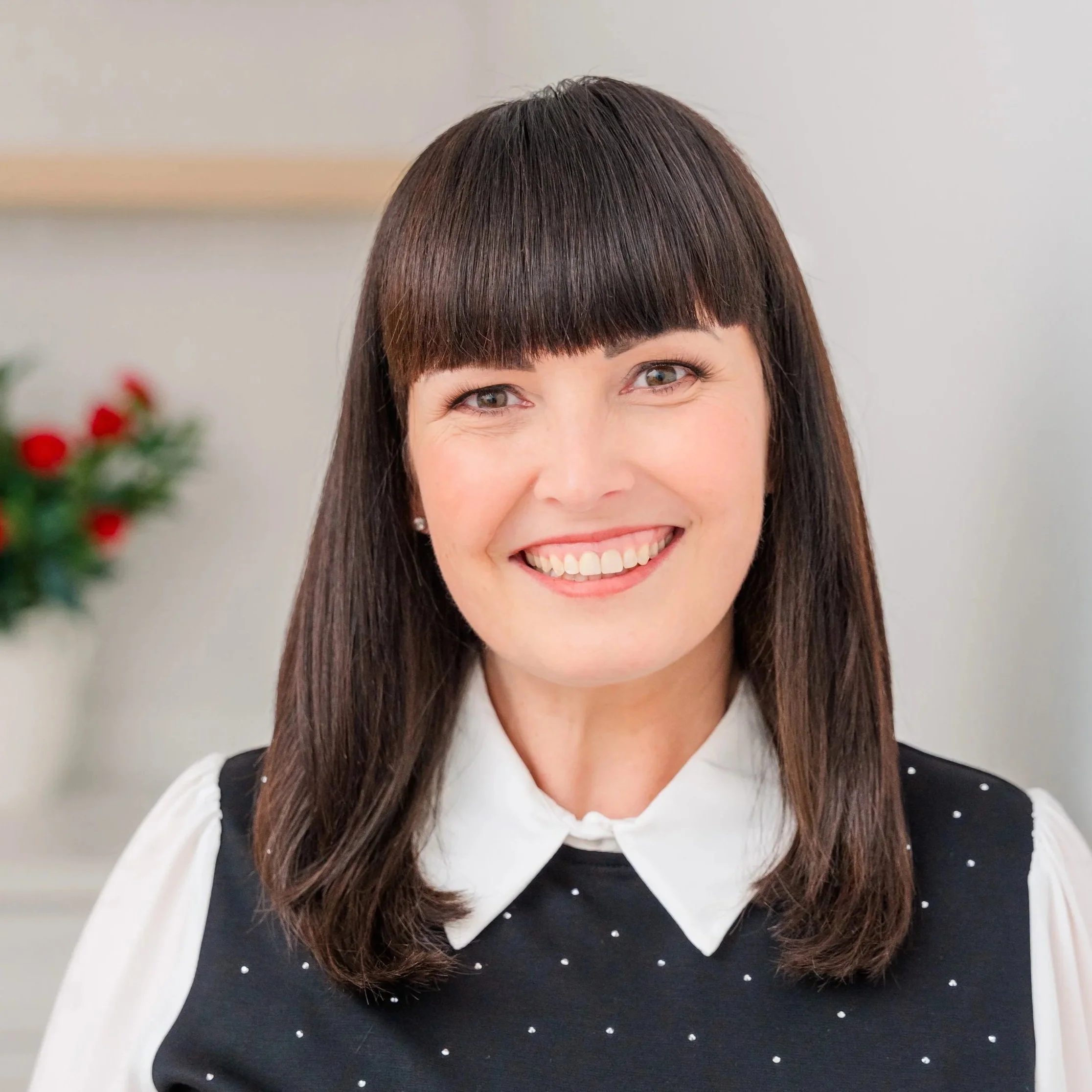 Get To Know Jessica Holmes, Marketing Expert, Co-Founder, and CEO of LipService | Canadian Business Owner Spotlights by Kelsey Reidl, Marketing Consultant. 