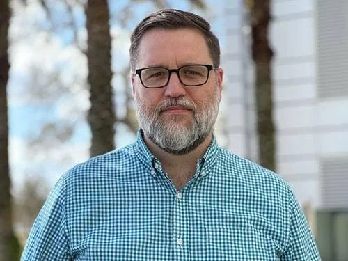 Cat Sebastian headshot