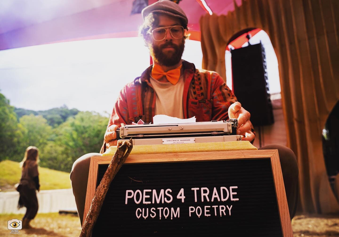 *Tap tap tap CHING*
&bull;
@dragon_dreaming_festival 
#typewriter #poetry #dappa #bowtie #poem #freestyle