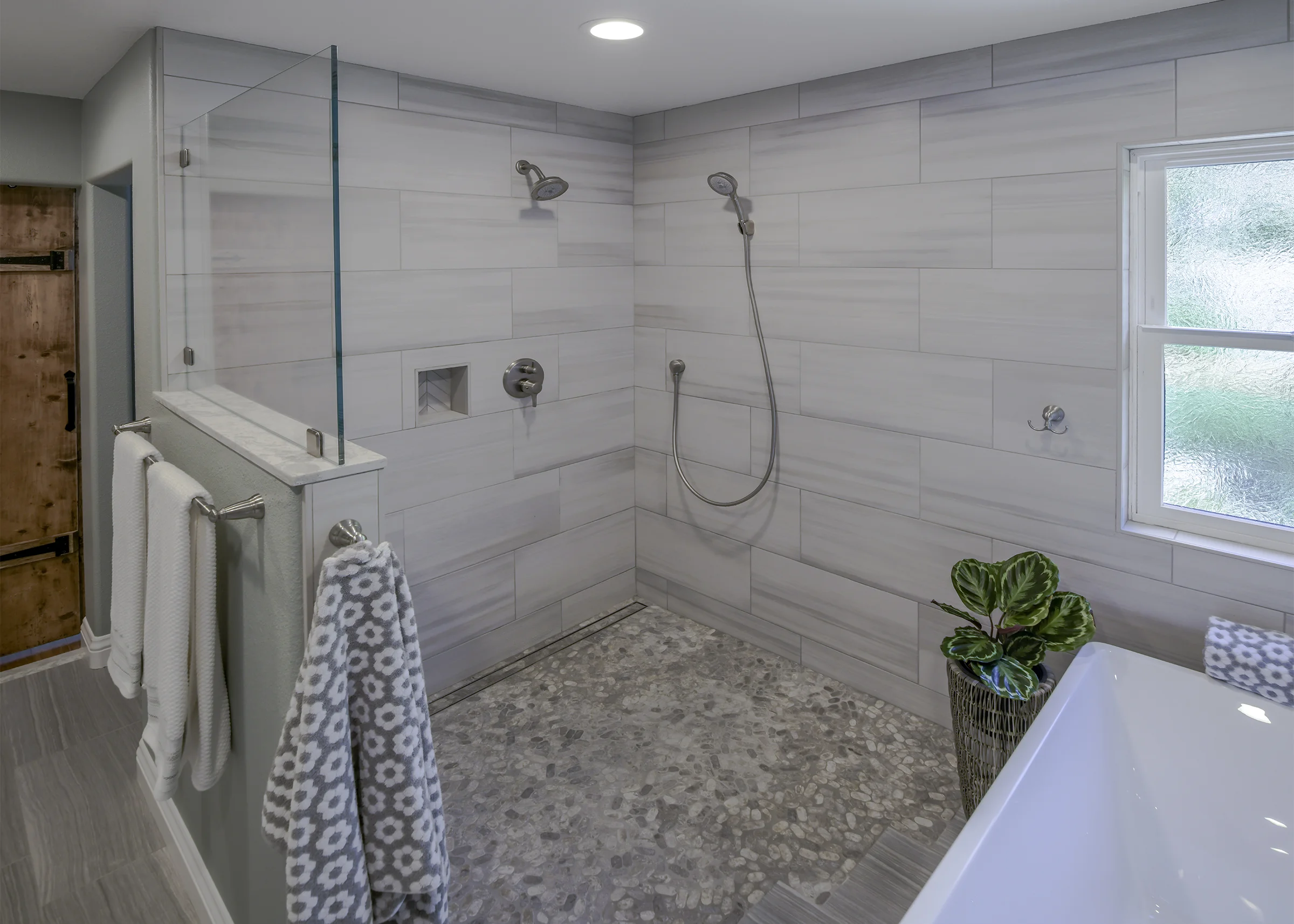 C Cowart 4_2019-4S Ranch Bathroom 5 web.jpg