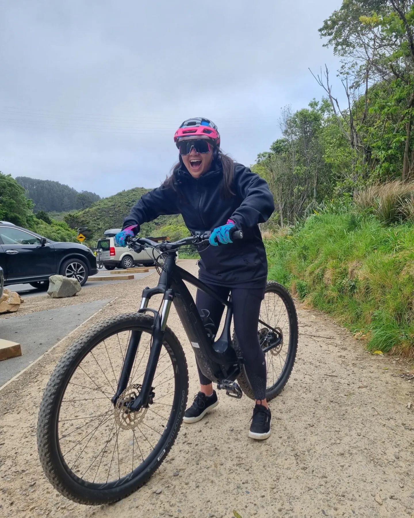 Might have been a bit breezy up there  but the trails were in epic conditions for some skills!

Cornering was the theme of today, such a fundamental skill at all levels of riding. It's great to help people figure out how to make it work for them, reg