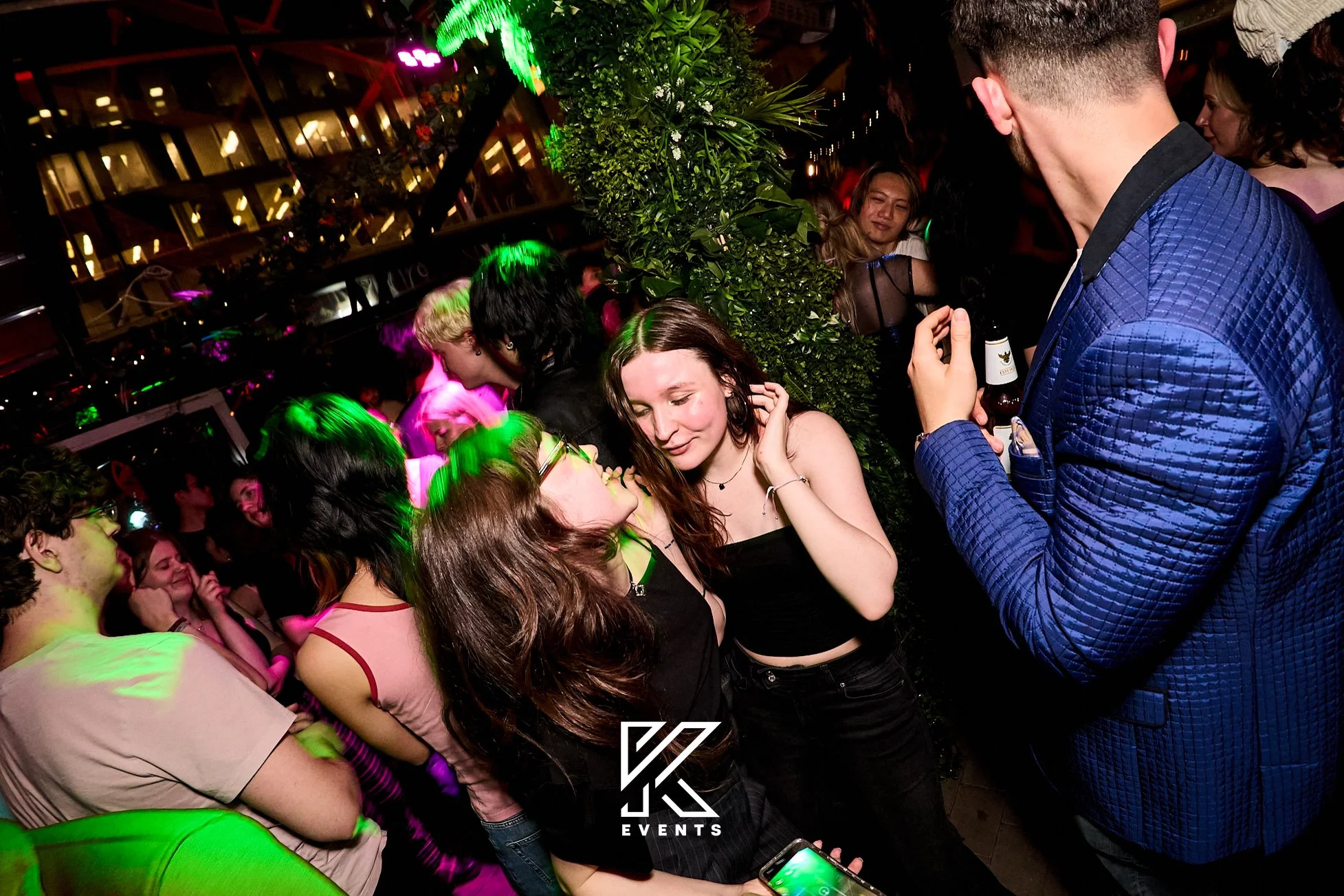 OfficialKevents - 17-04-26 - Stockholm - 02.jpg