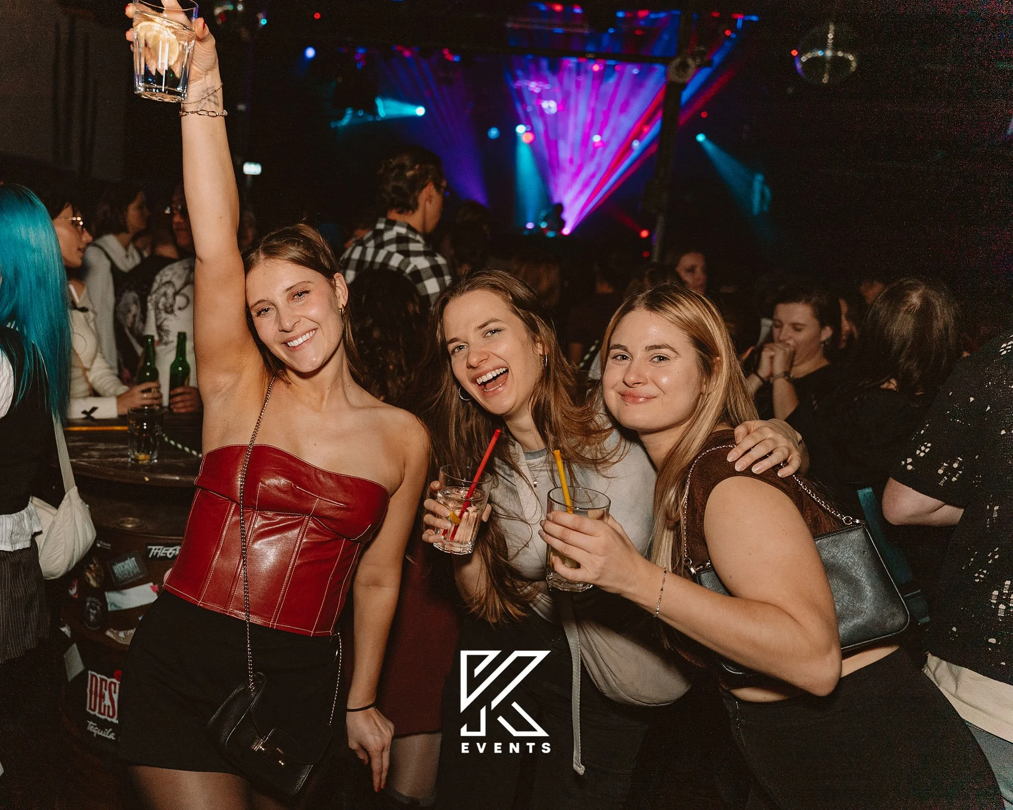 27 - kevent28-11-27.jpg