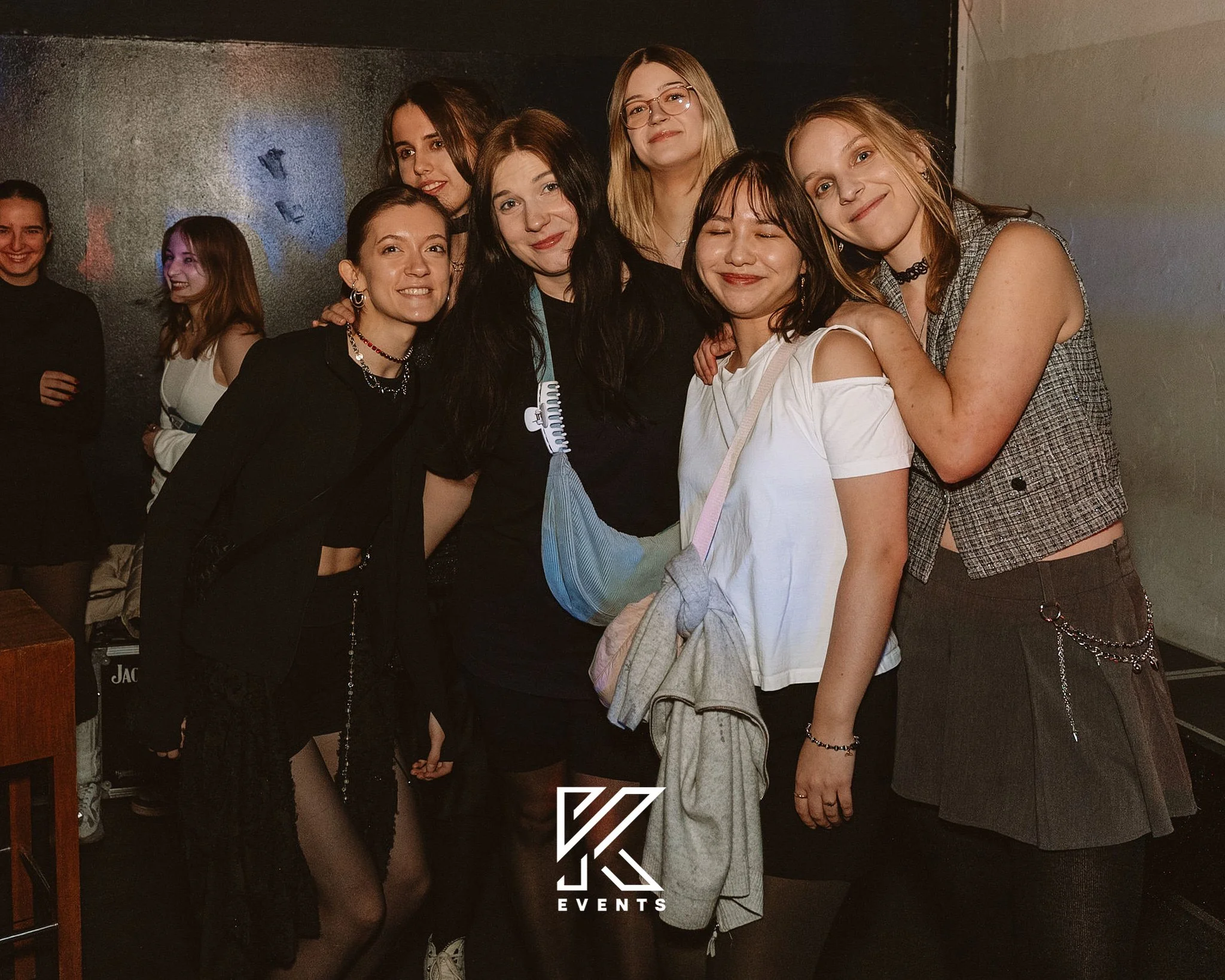 8 - kevent28-11-8.jpg