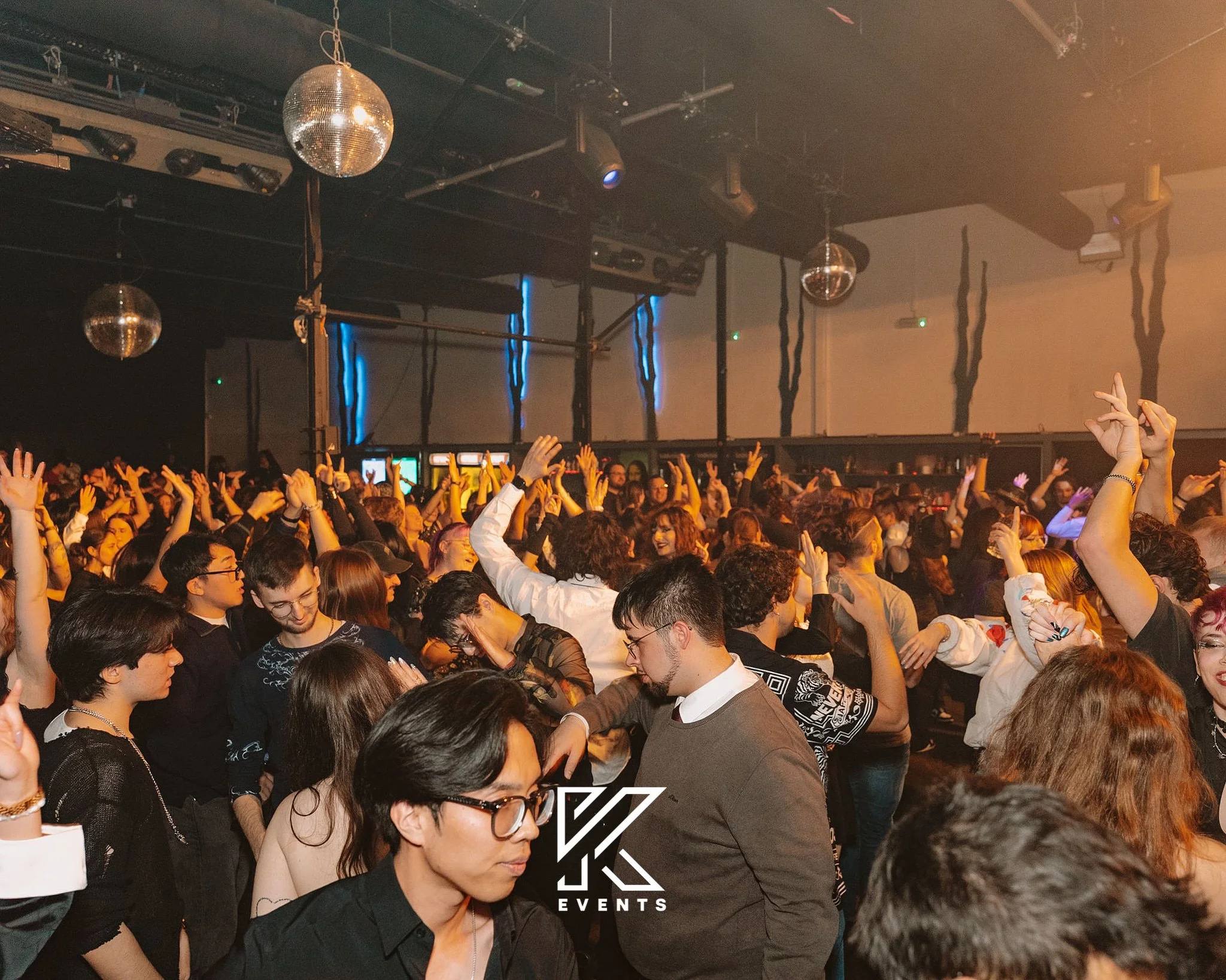 32 - kevent28-11-32.jpg