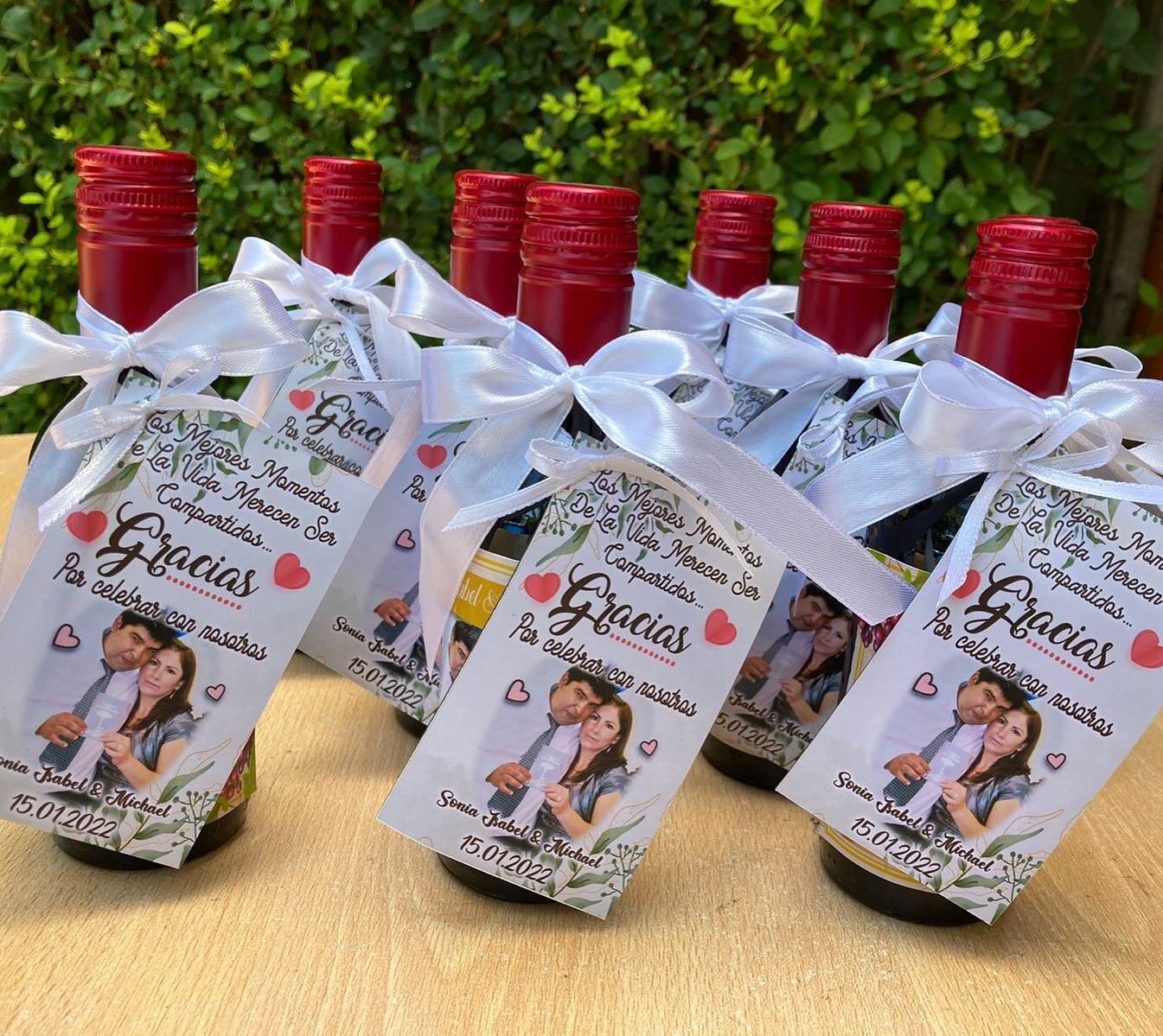 Mini botellitas de vino #souvenir #matrimonios cotiza tus #recuerdosdeboda aqu&iacute;! 👉🏼 +569 57141600