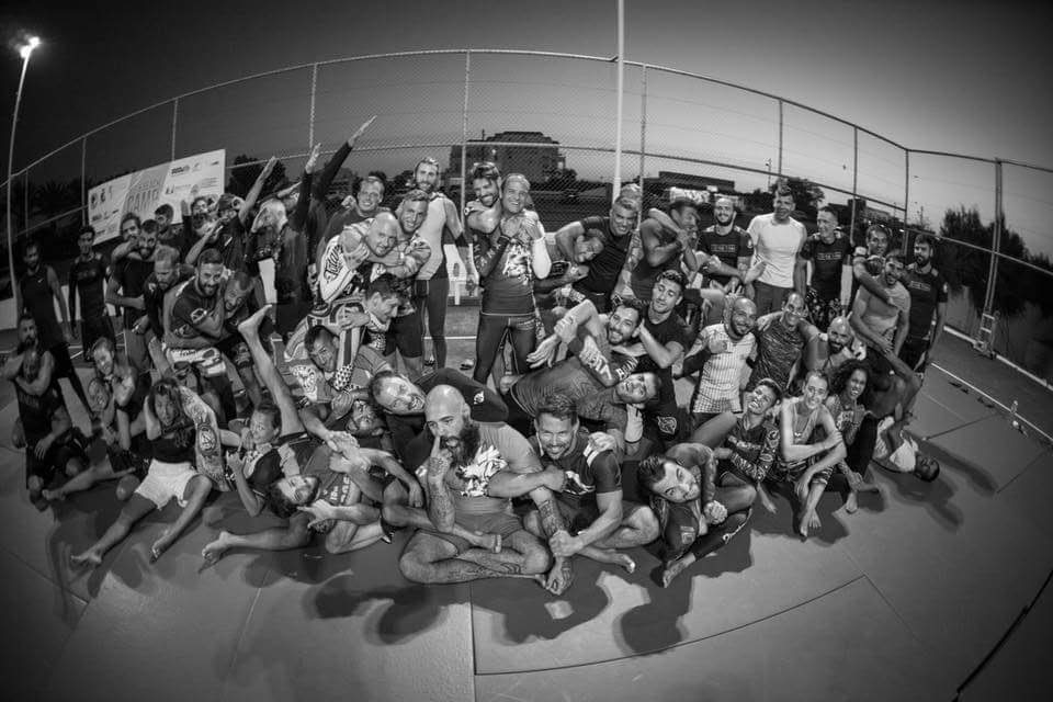 Nachruf auf alle, die aufgehört haben