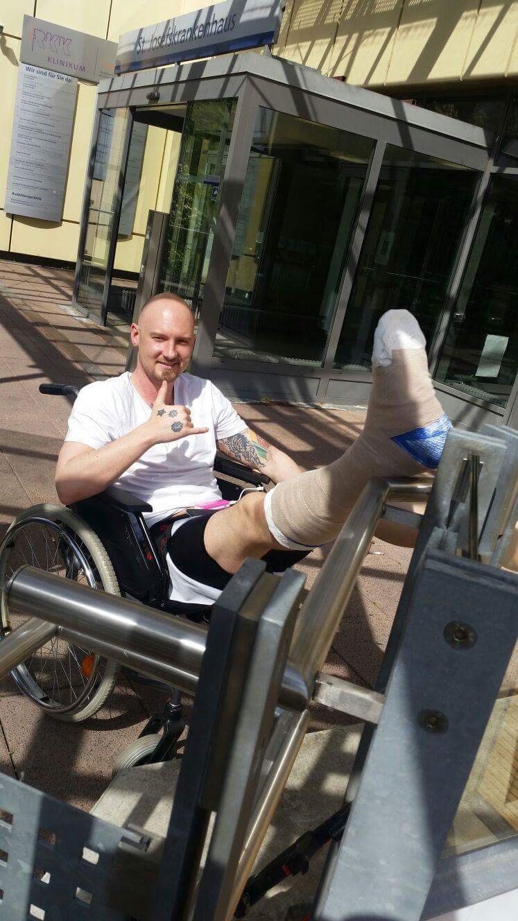 Warum sich Anfänger ständig „verletzen“ – und wie du lernst, deinen Körper richtig einzuordnen 🧠🥋
