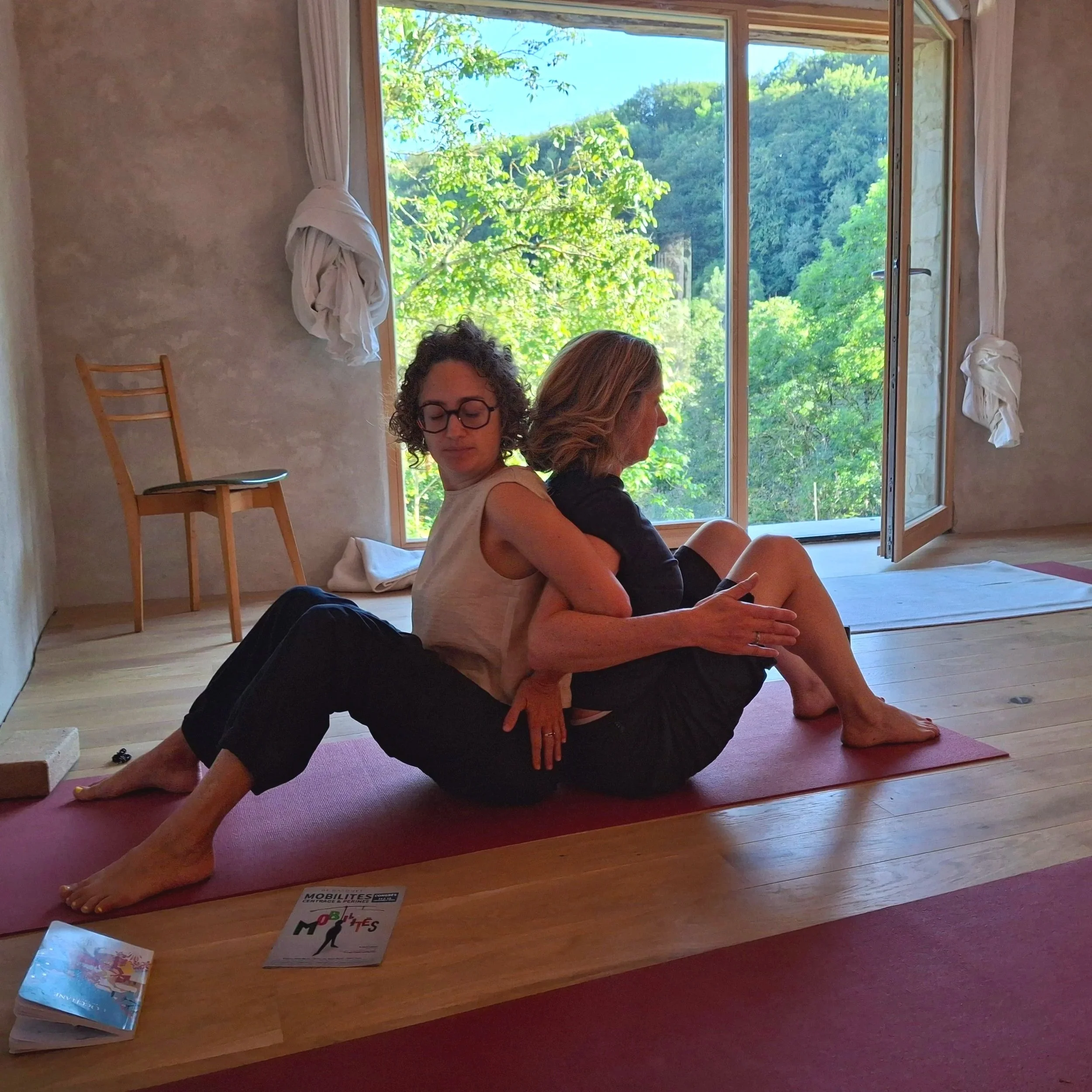 Participez à une retraite de yoga avec Bernadette de Gasquet au Domaine de Maynard, près de Limoux et de Carcassonne. Une immersion au cœur de la nature occitane pour approfondir la pratique, explorer le corps et le souffle et profiter d’un lieu pais