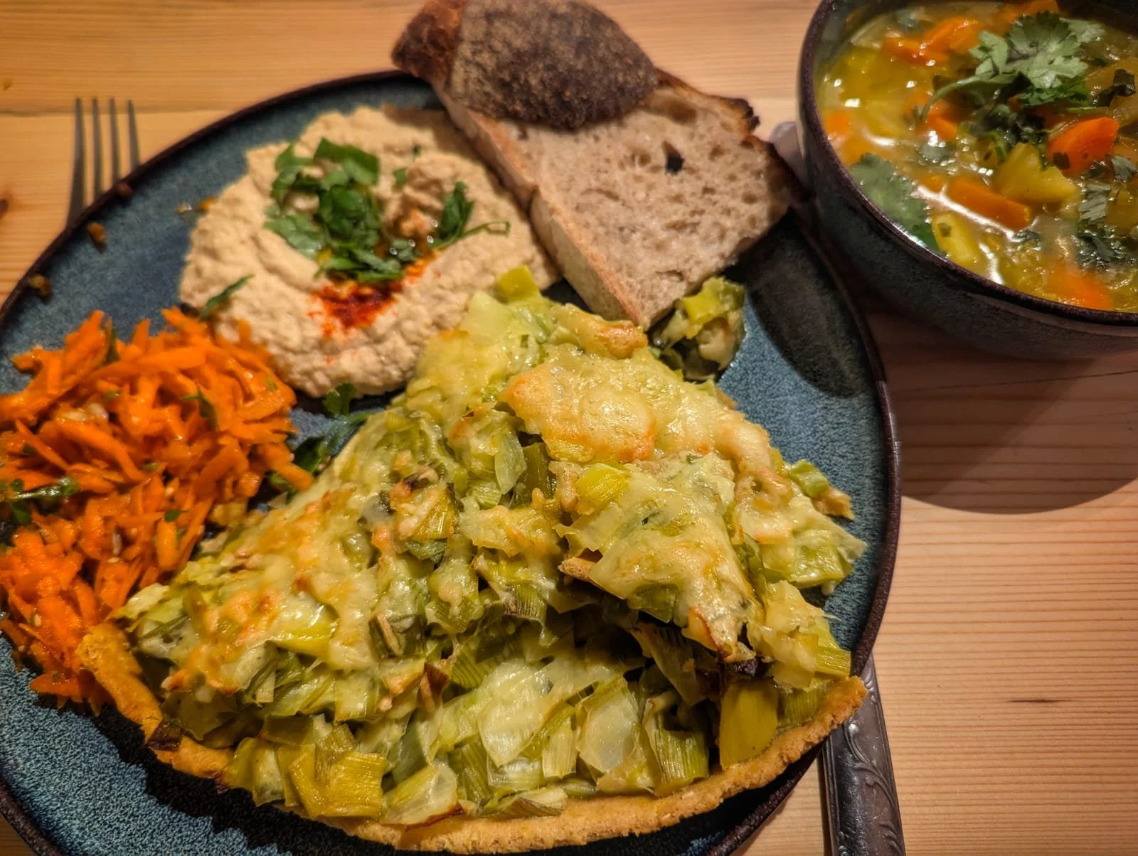 Cuisine ayurvédique inspirée des saisons, des épices et des produits végétaux lors d’un stage de cuisine au Domaine de Maynard.