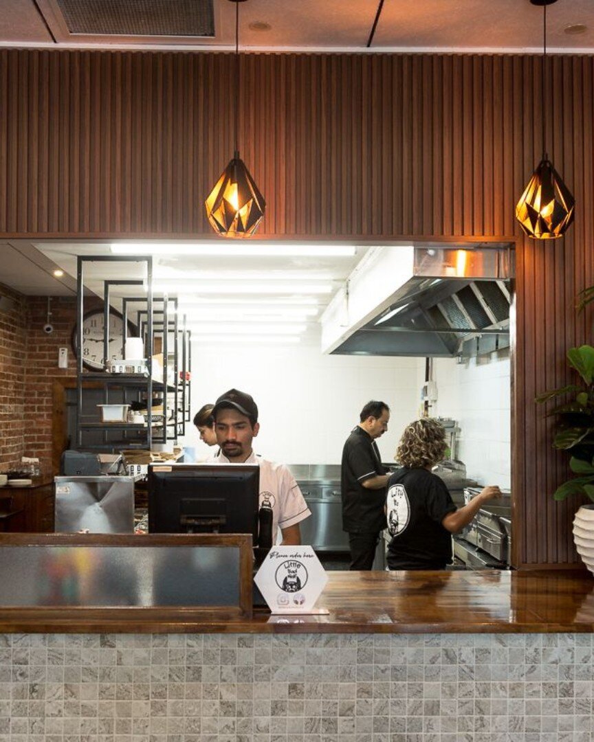 Behind every amazing meal at Little Bad Wolf Melbourne, there's a team of culinary superheroes making magic happen in the kitchen! 💪👨&zwj;🍳👩&zwj;🍳 From the sizzle of the grill to the tantalizing aroma of fresh ingredients, we put our hearts and 