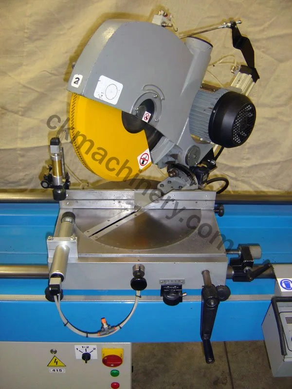 pertici_400ip_double_mitre_saw_Vertical_Clamp.jpg