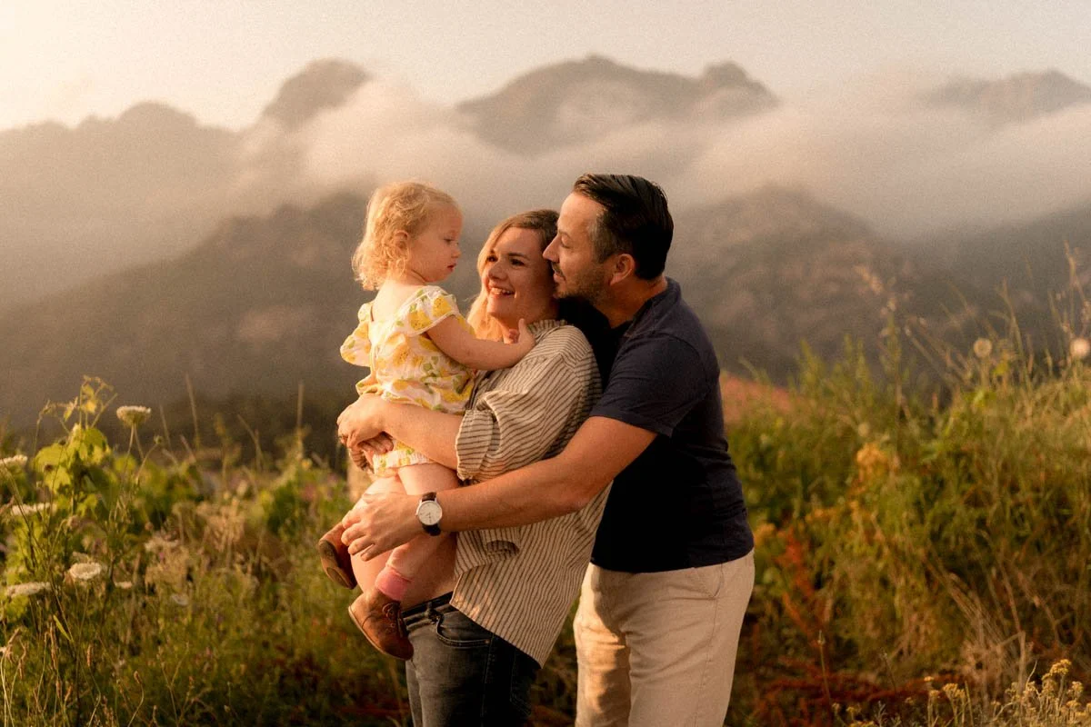 photographe-famille-hautes-alpes-montagne-nuages.jpg