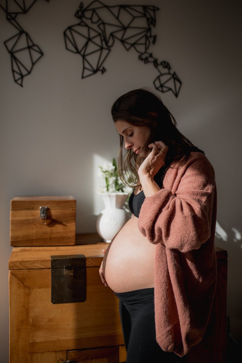 photographe-grossesse-portrait-femme-enceinte.jpg