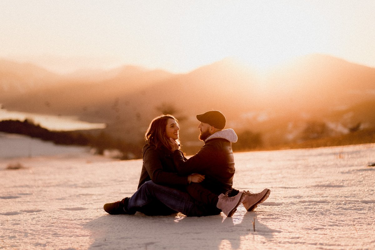 photographe-valence-couple-neige-coucher-soleil.jpg