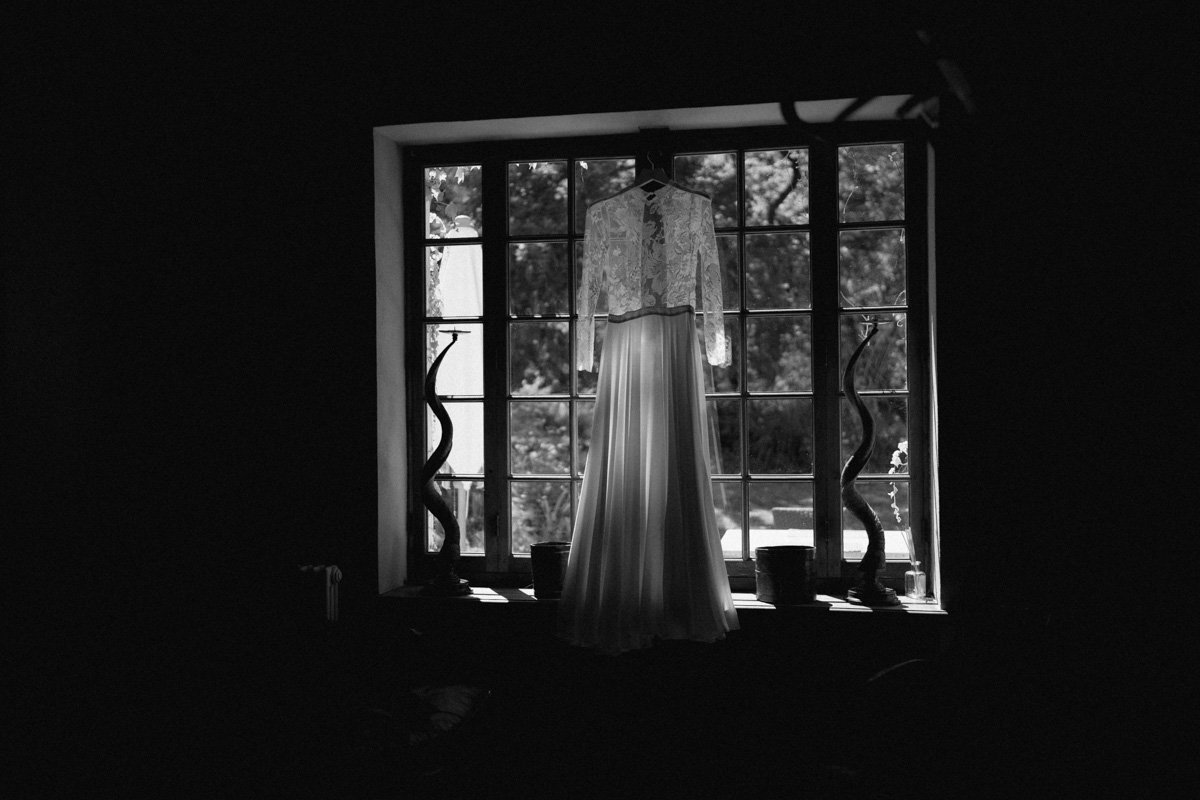 photographe-mariage-provence-robe-noir-blanc.jpg