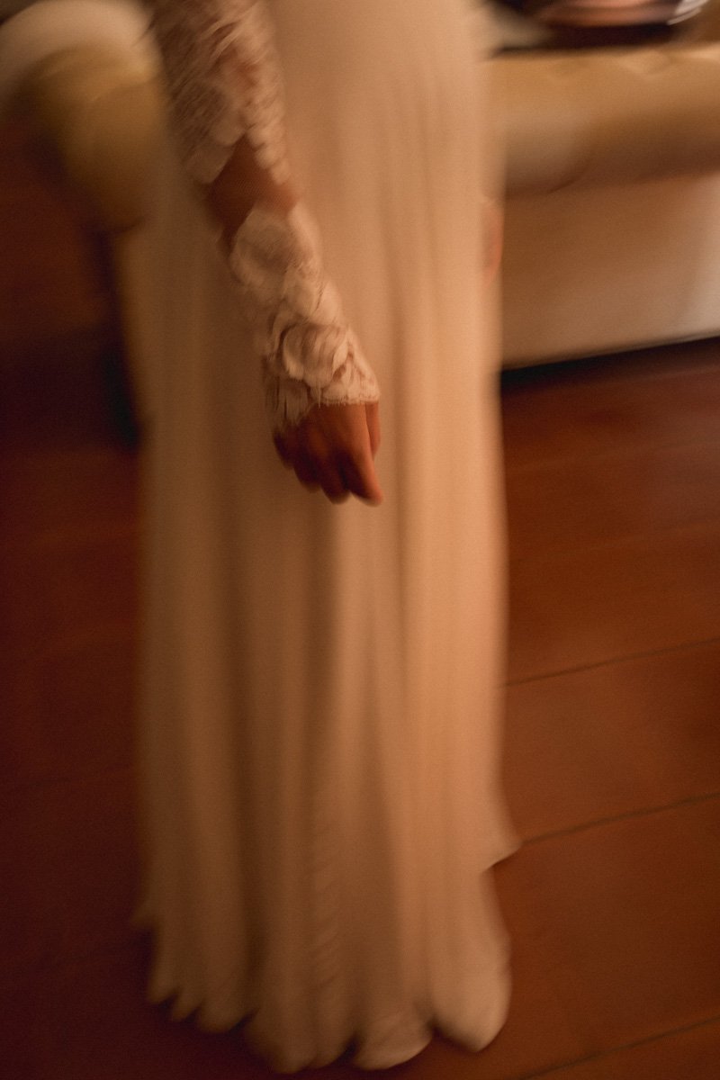 photographe-mariage-provence-robe-mousseline.jpg