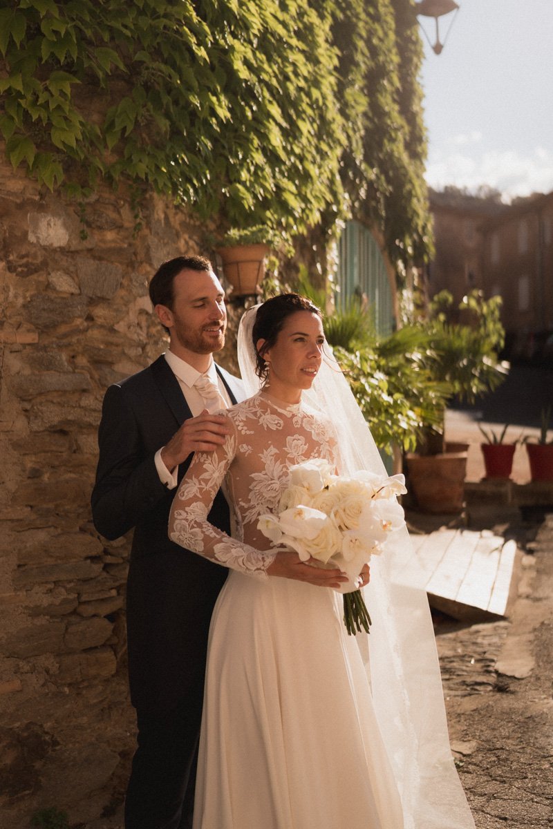 photographe-mariage-provence-couple-vieux-village.jpg