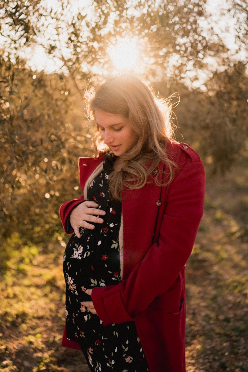 photographe-grossesse-aix-en-provence-femme-enceinte-coucher-soleil.jpg
