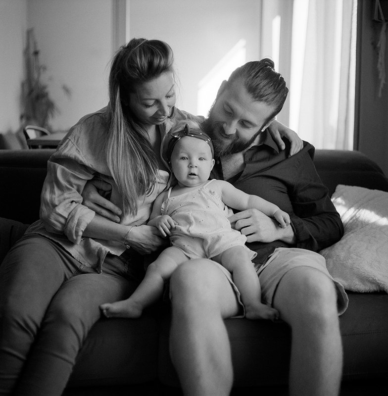 photographe-naissance-marseille-argentique-famille.jpg
